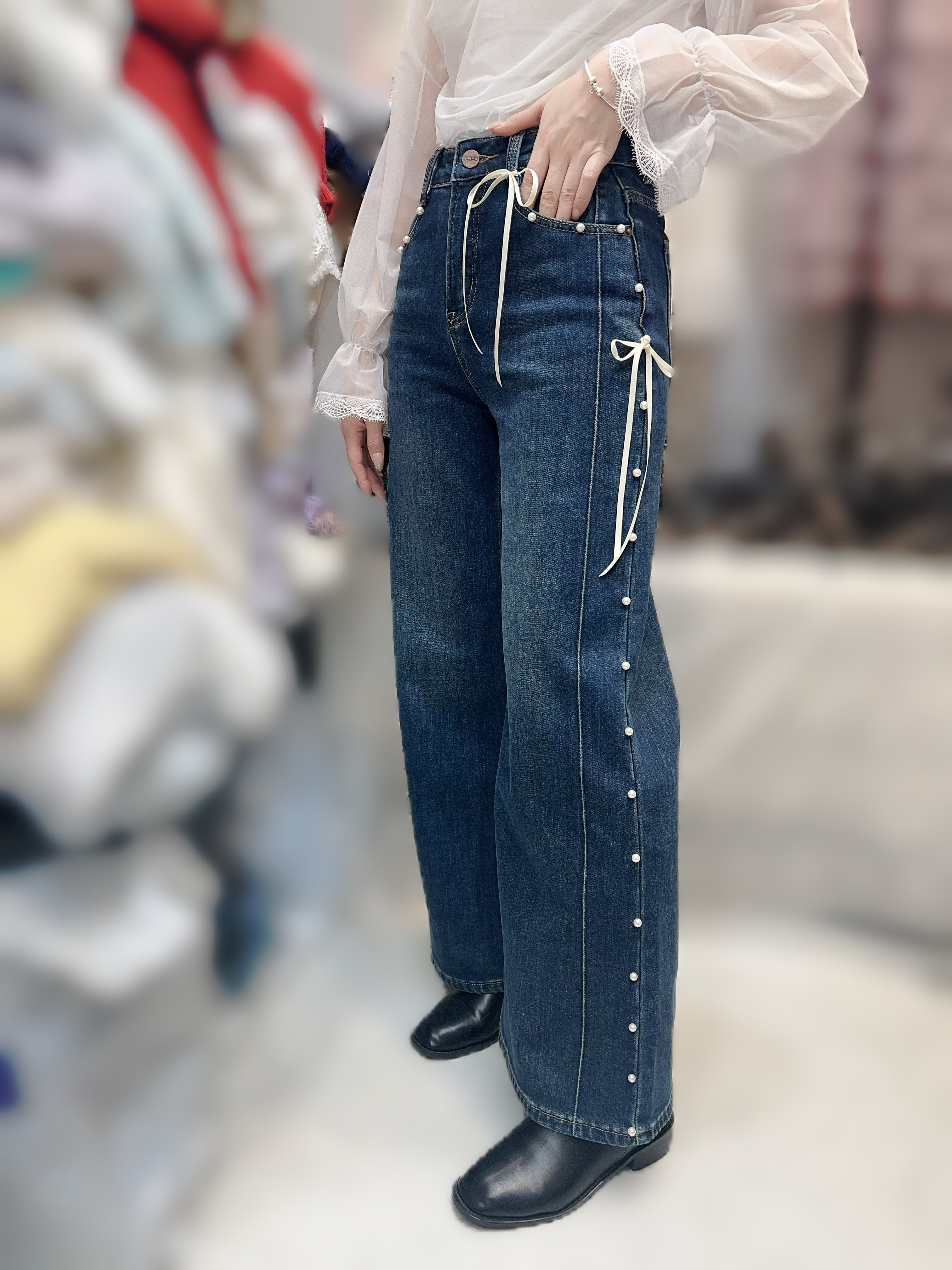 J27  韓國薄毛高腰牛仔褲S:腰26-30 HIP40-46 長41 M;腰28-31 HIP41-47 長41 L:腰29-32 HIP42-48 長41.5 XL:腰30-33 HIP43-49 長41.5 $ (一口價)