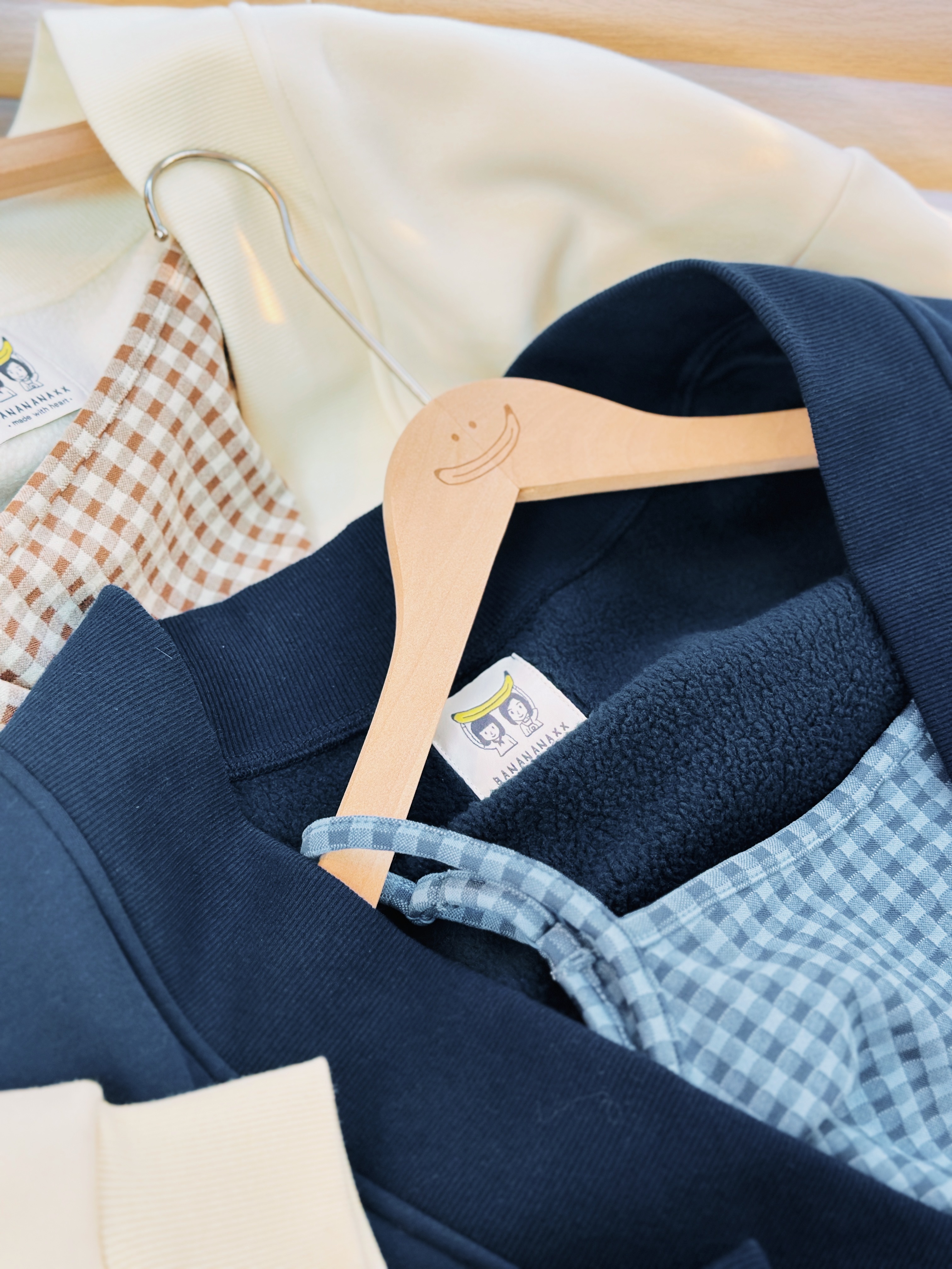 【懶人套裝👚】三色 / 格紋配V領絨毛外搭兩件套 / Gingham Cami & V-Neck Fleece Cardigan Set