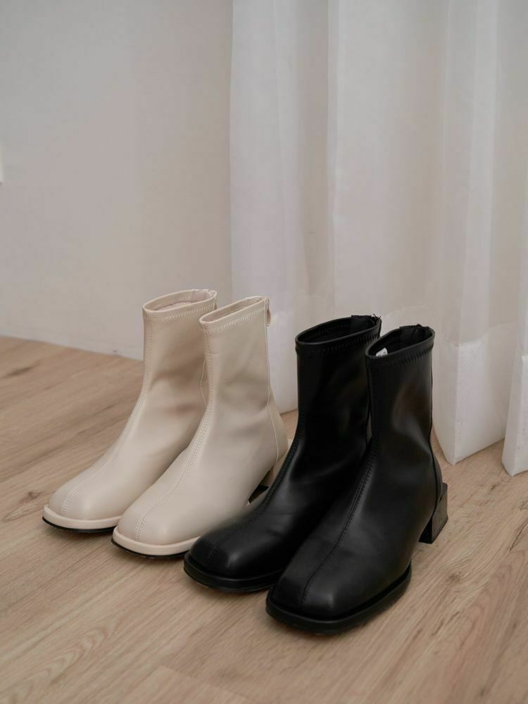 方頭軟底積木跟短靴