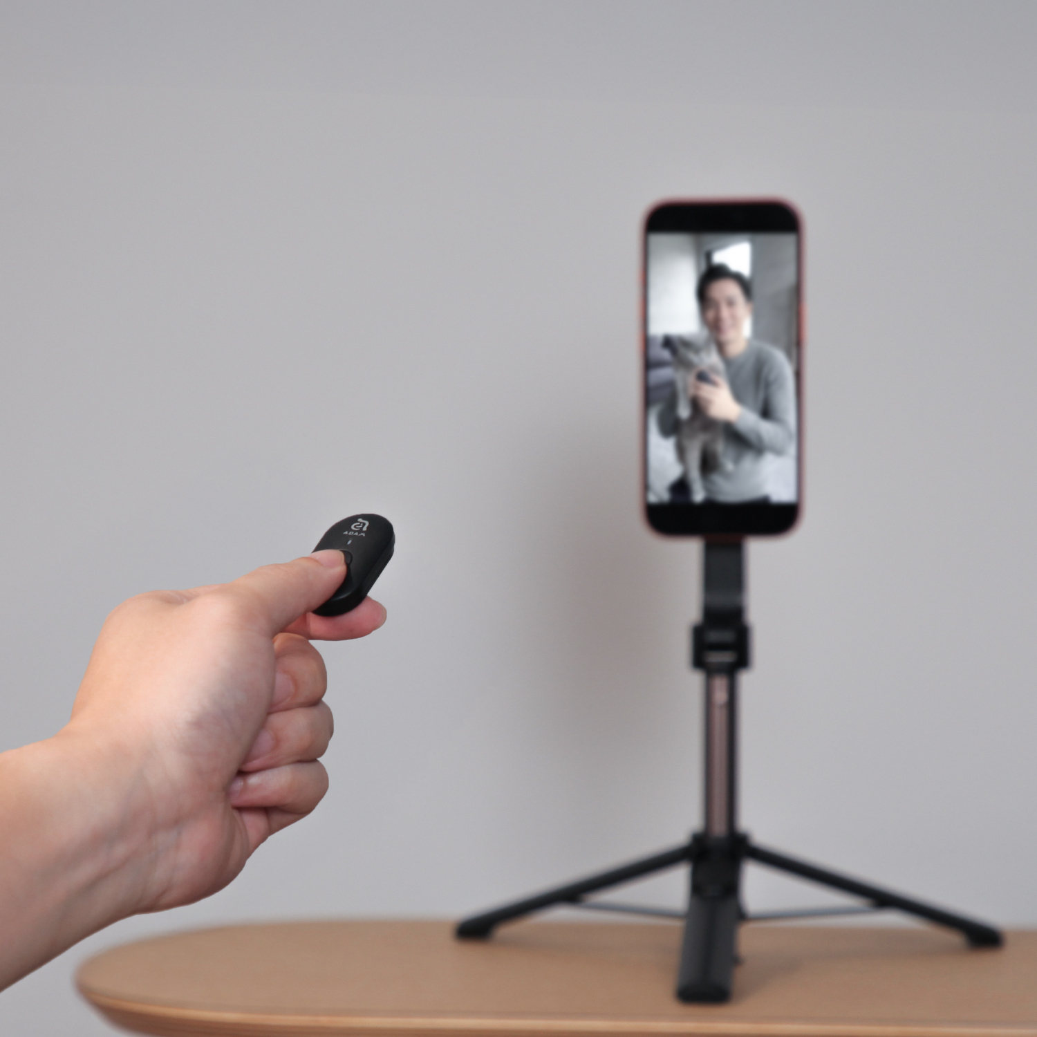 SELFIE Go Pocket Magnetic Tripod Selfie Stick