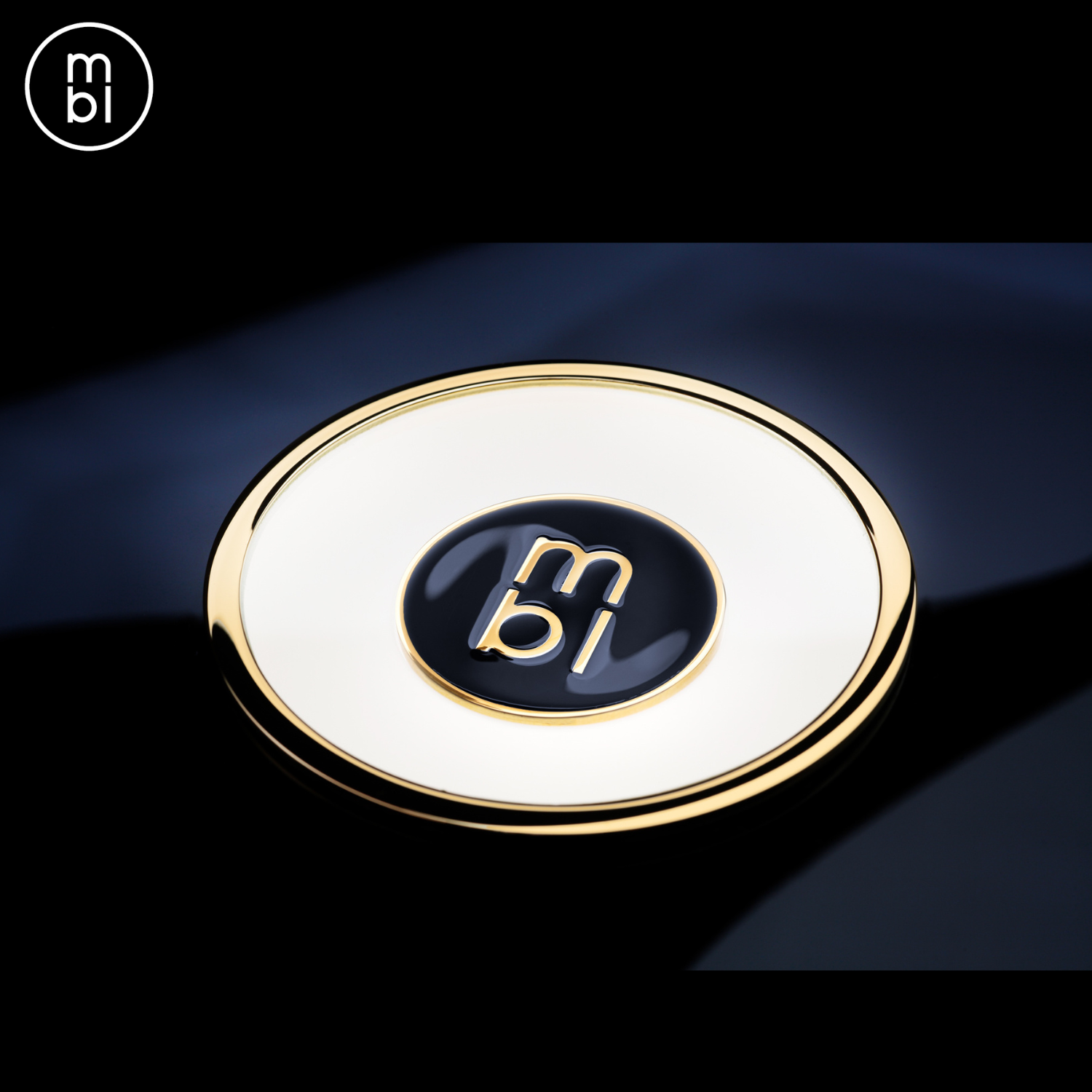 MBL Noble N31 CD-DAC Piano Black/Gold Logo 3