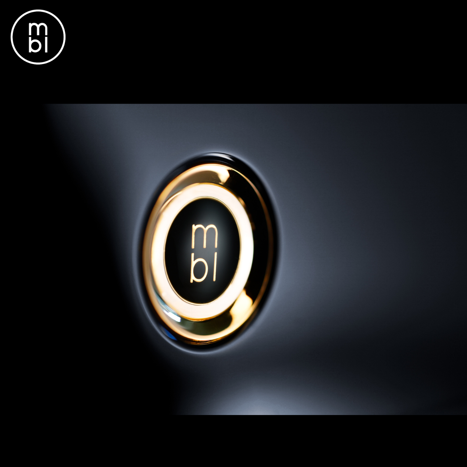 MBL Noble N31 CD-DAC Piano Black/Gold Logo 1