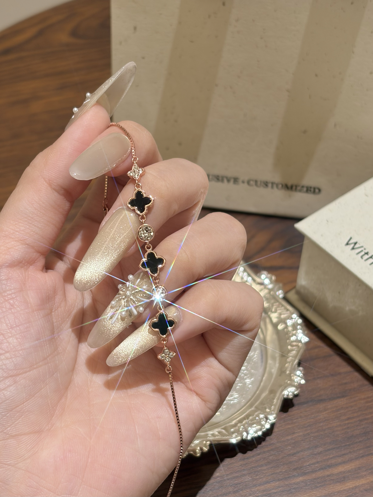 代購-禮意久久 施華洛世奇水晶 銀925足銀 四葉草花形手鍊  （經典禮盒）