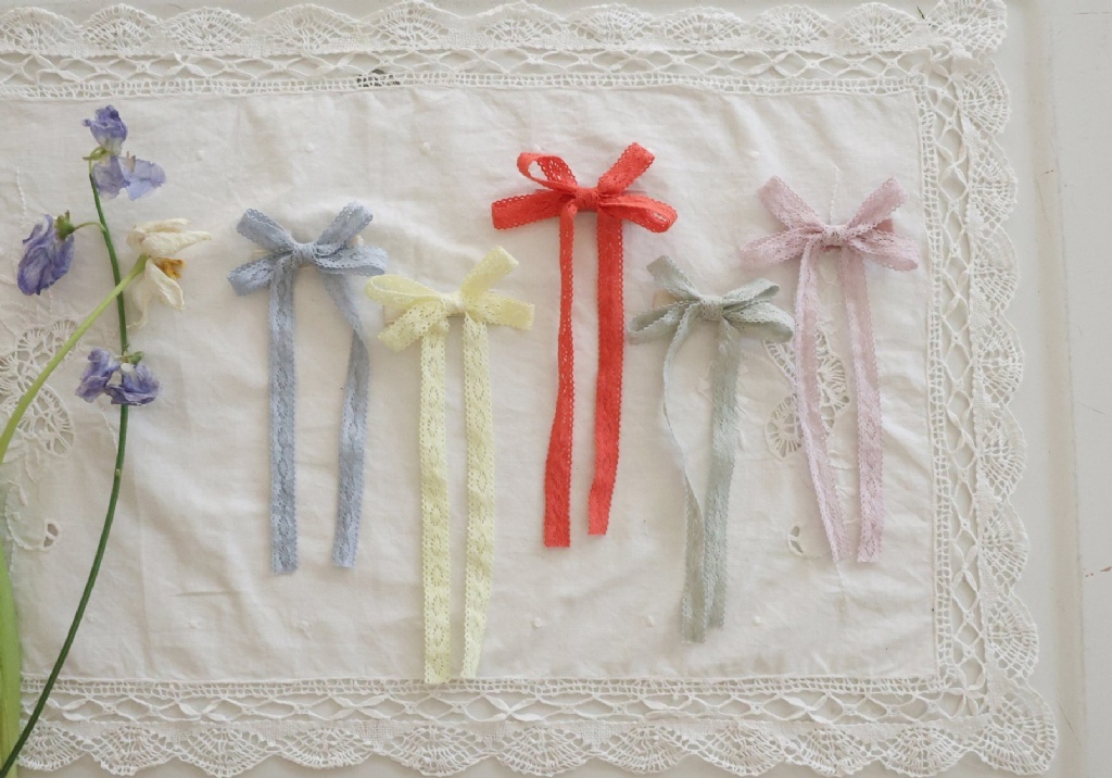 正韓春FLO 五色長飄帶蕾絲髮夾