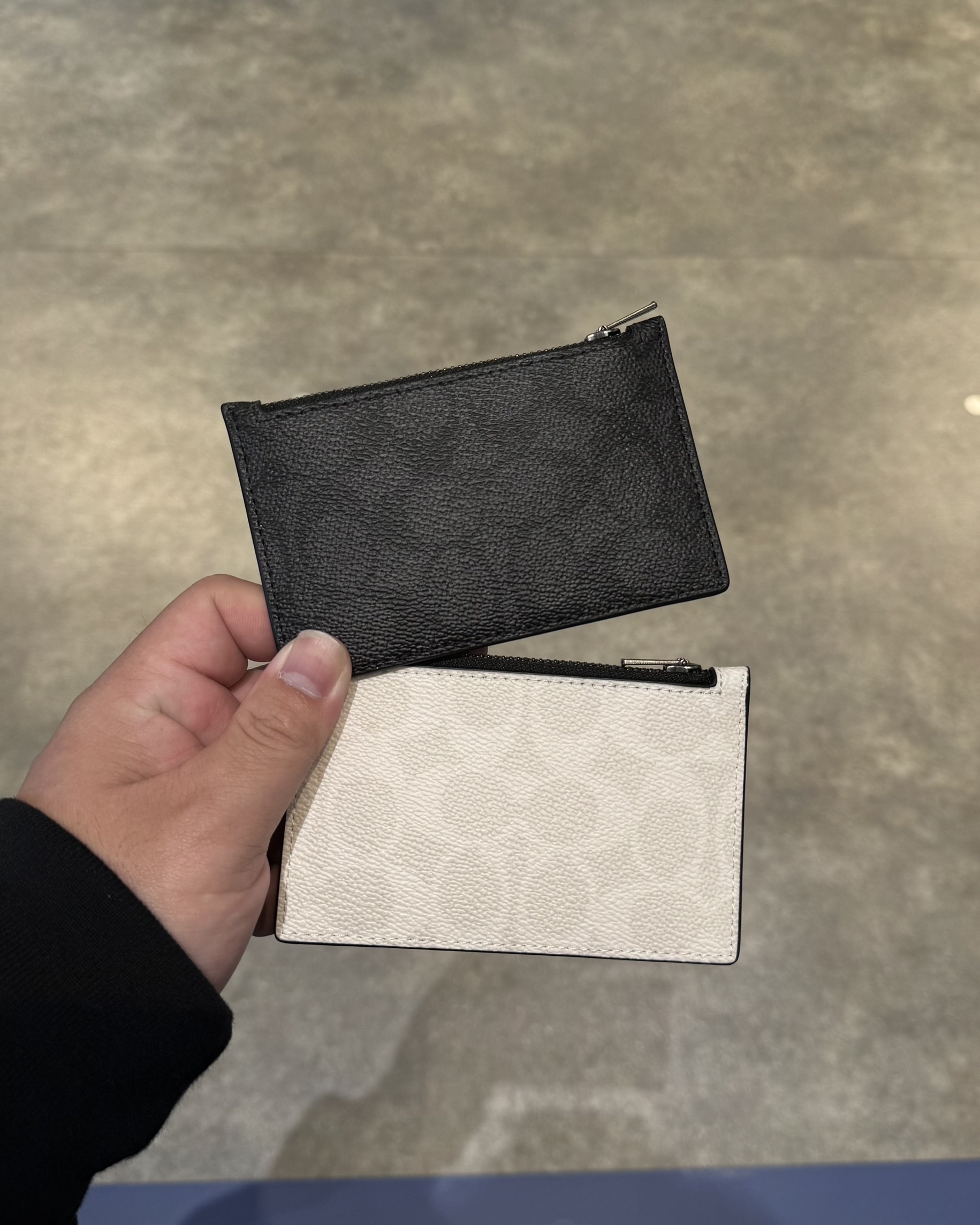 日本連線代購 COACH 防刮皮革 經典老花 零錢卡包 兩色