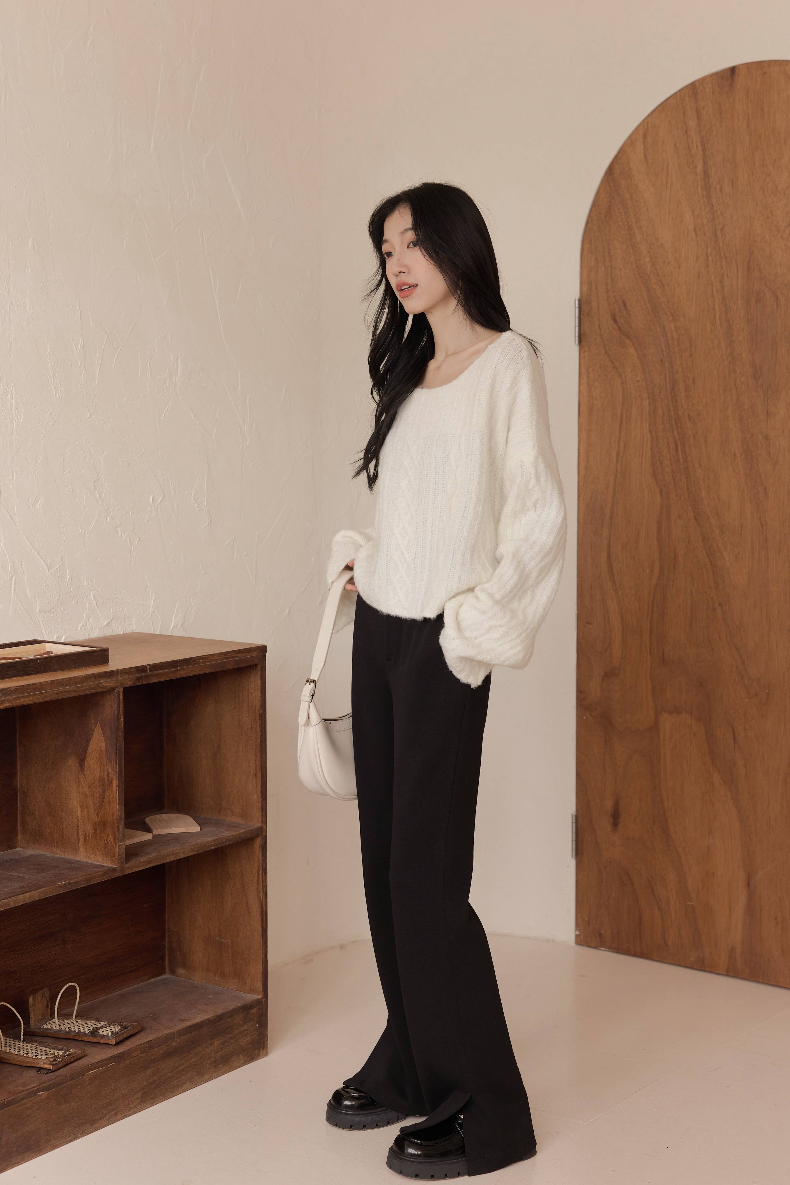 低飽和圓領麻花紋針織