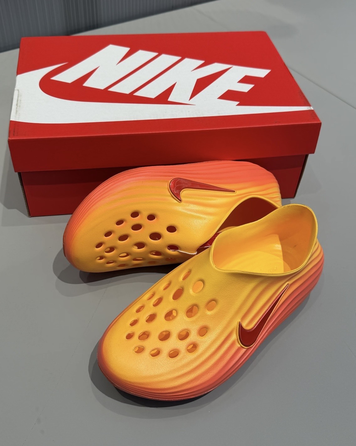 NIKE REACTX  洞洞鞋 螢光橘