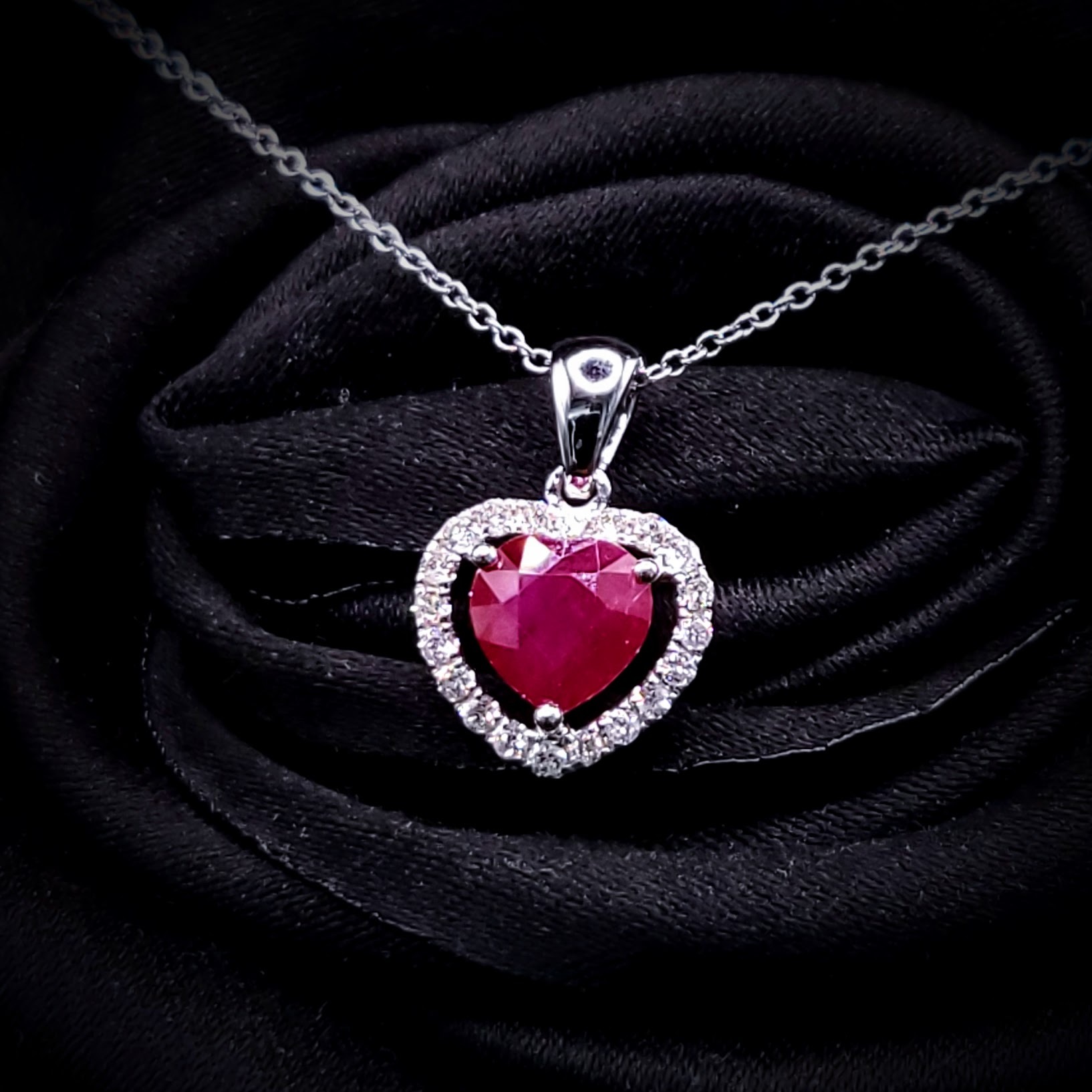 全新18K白金【單粒1卡11份紅寶石】配15份鑽石吊墜