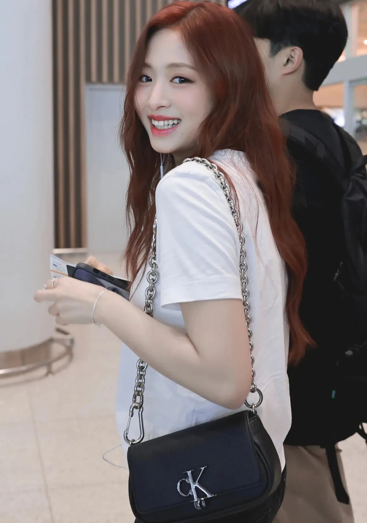 <不管多賠‼就是要清🔥> NG- Calvin Klein 金屬Logo翻蓋單肩腋下包 黑色