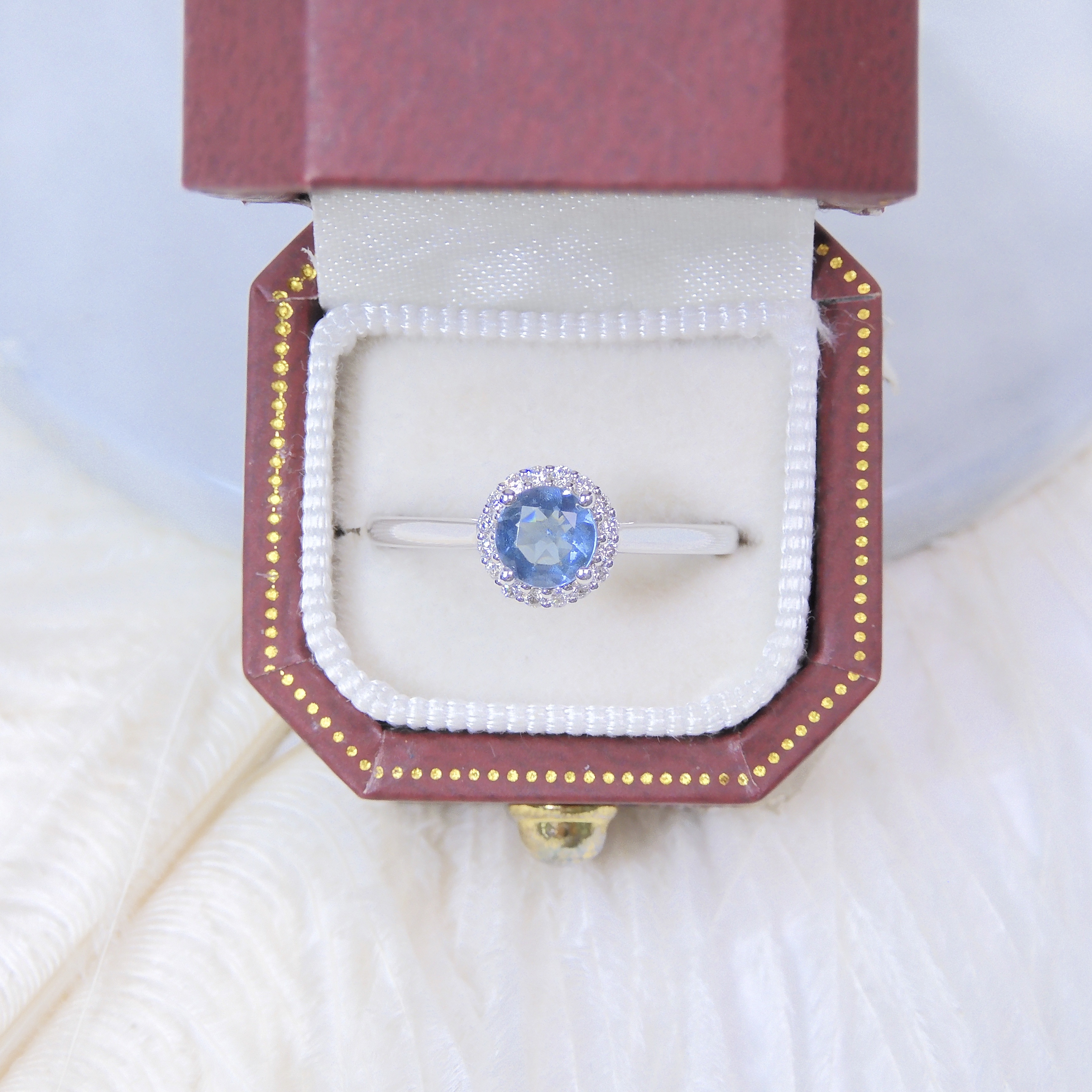 18K Gold 0.38ct Aquamarine Ring
