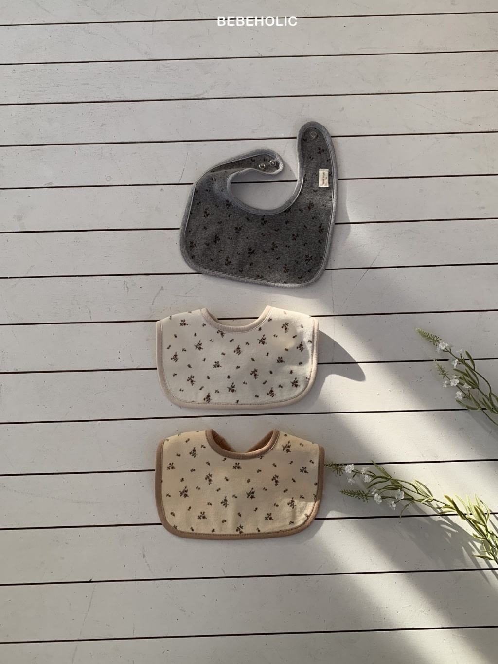 正韓春bebeholic 嫩嬰碎花小圍兜