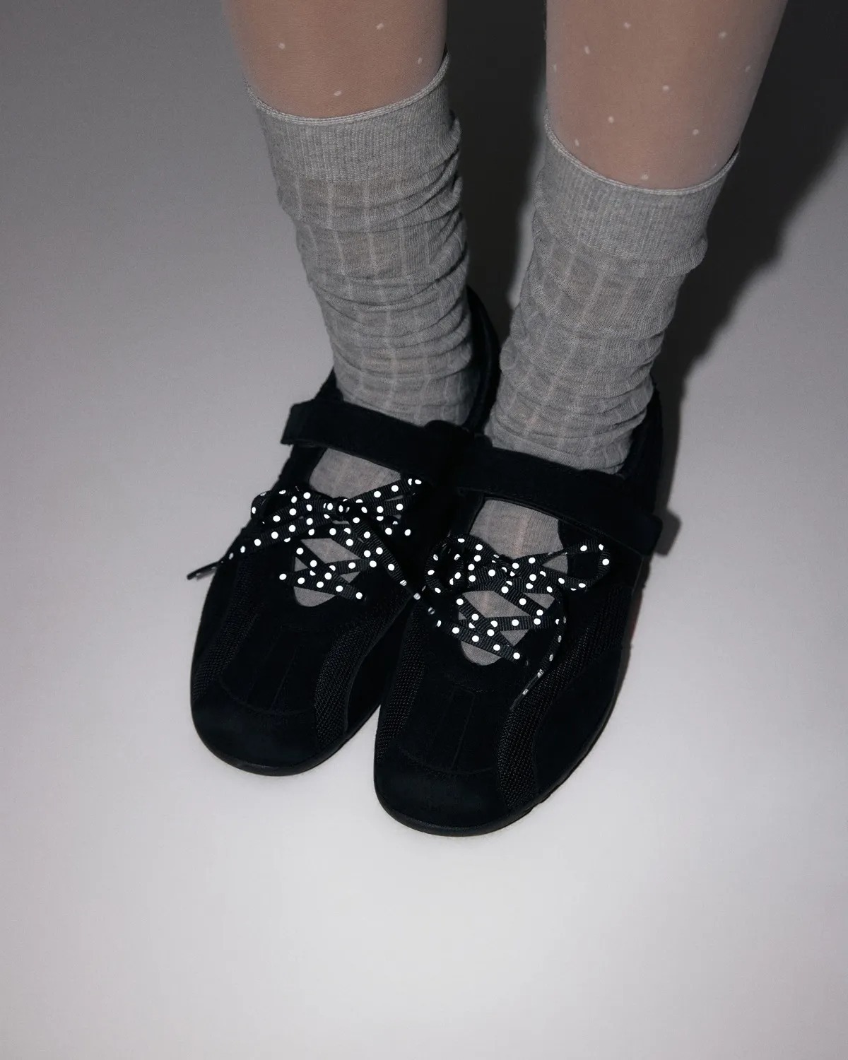 [:DOT EDITION] OTZ ROMARY SUEDE LACE-UP SNEAKERS