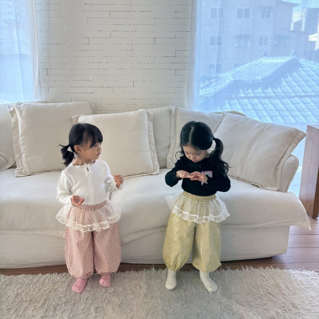 正韓春COLOR 兩色網紗拼接花朵褲