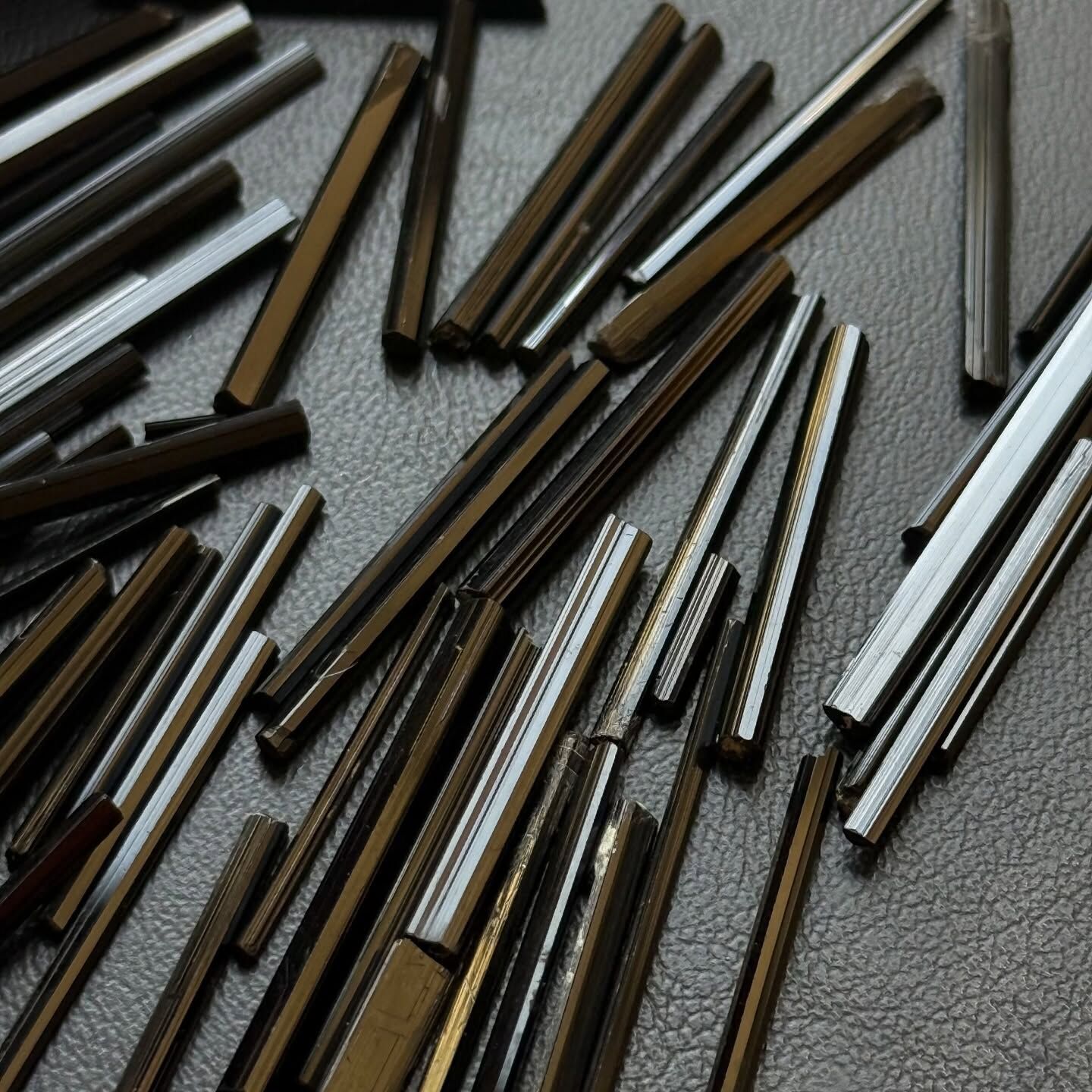 [原石] 巴西黑碧璽 / 電氣石