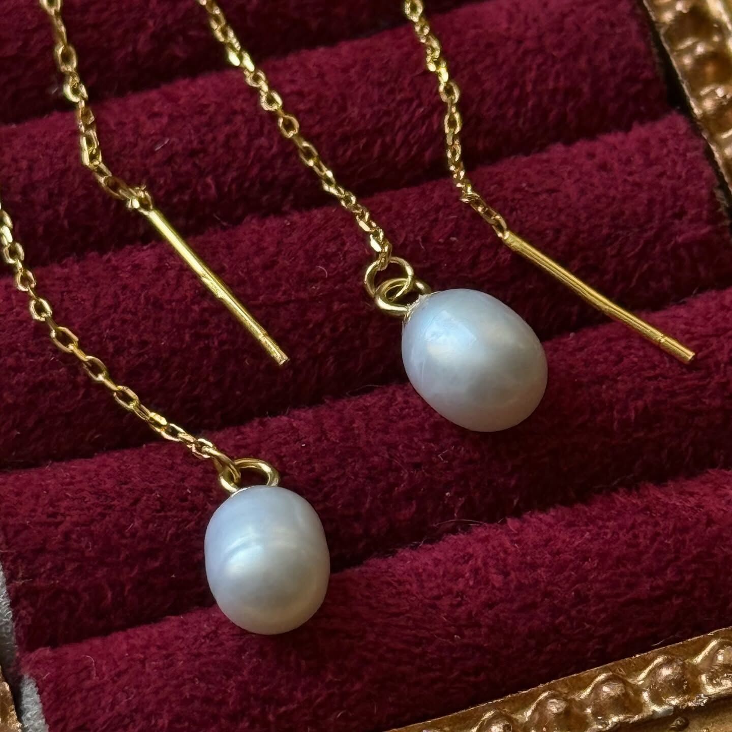 [原石] 淡水珍珠 925銀耳環 垂墜式耳環