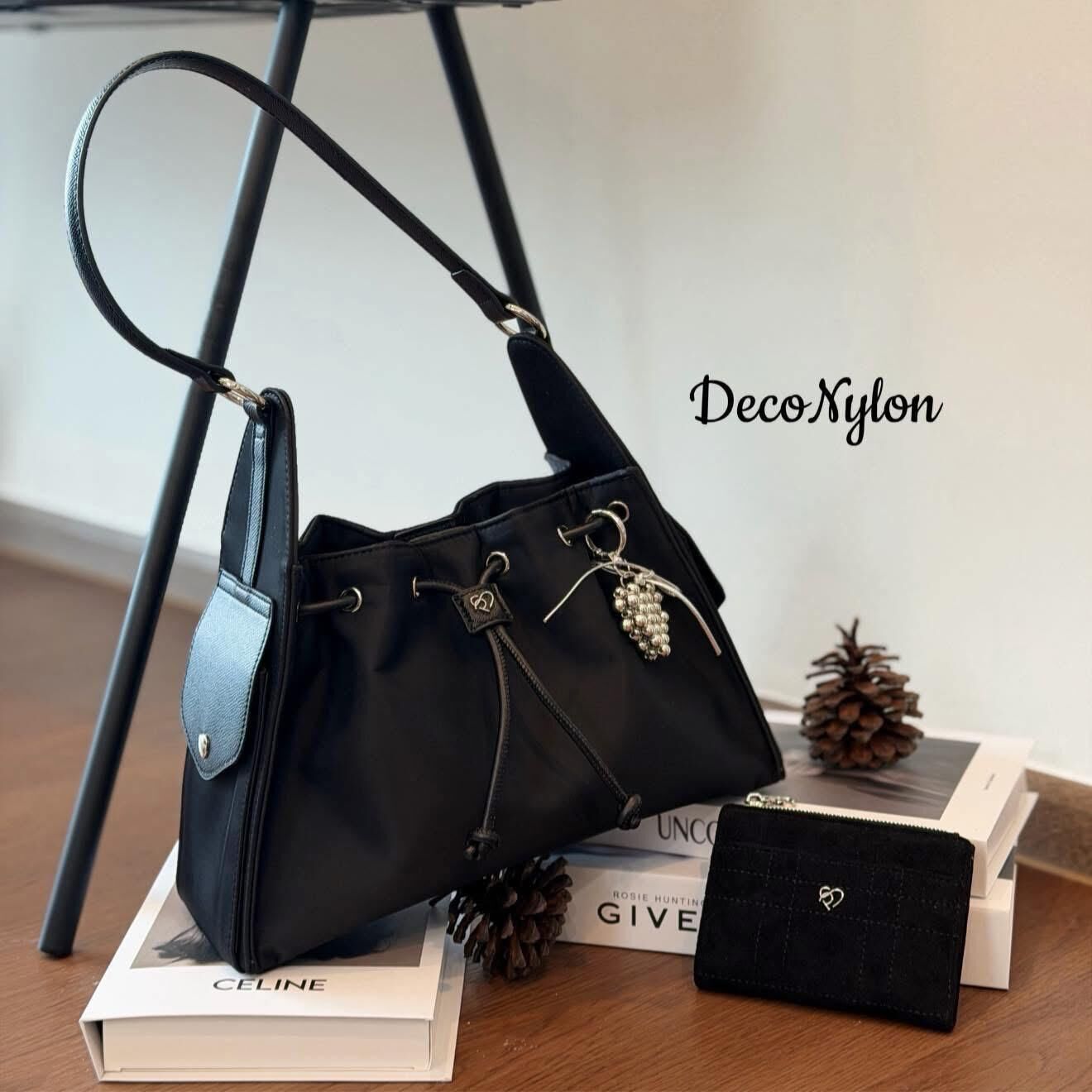 新品泰國Pony Twenty-Eight 28 DECO NYLON 尼龍抽繩簡約單肩包