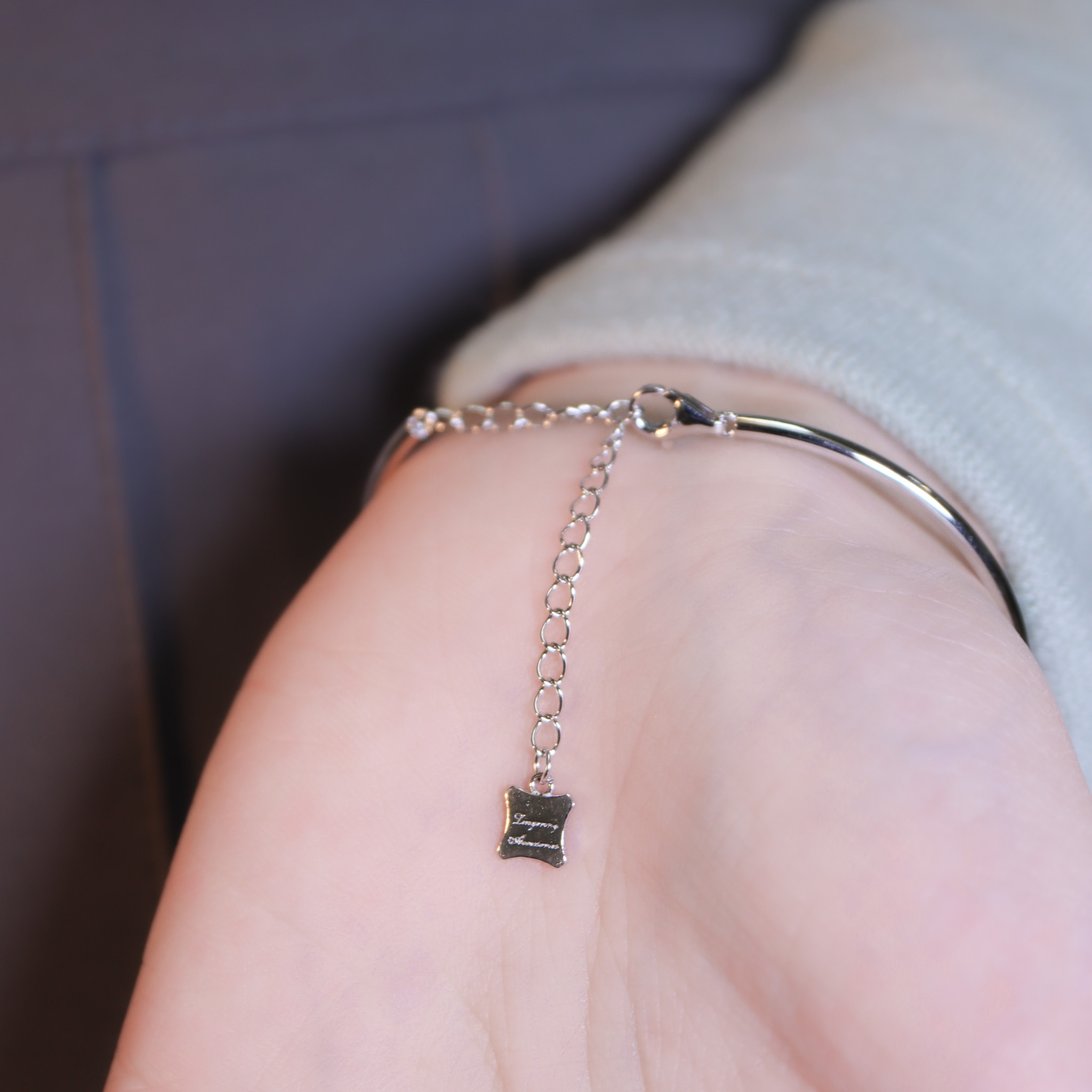 | 925純銀・ 厚鍍白金 ・莫桑石 | 鑽光唯一的幸福軟手鐲 | BR1470 |