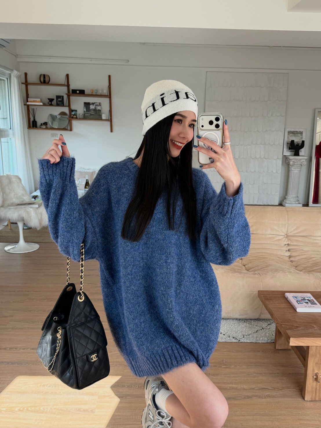 極簡圓領針織上衣