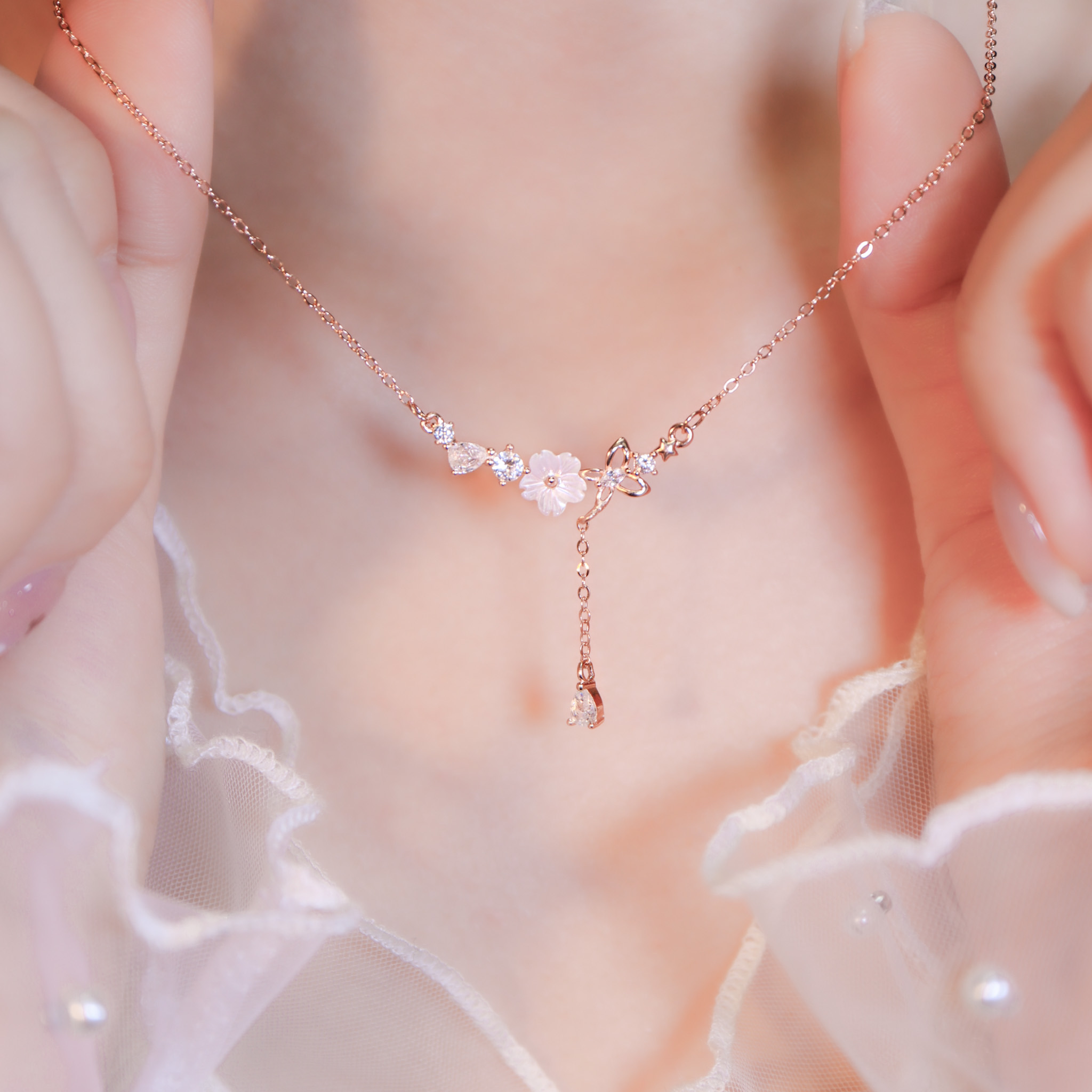 | 925純銀・玫瑰金 | 純潔花漾蝶境項鍊 | NE1565 |