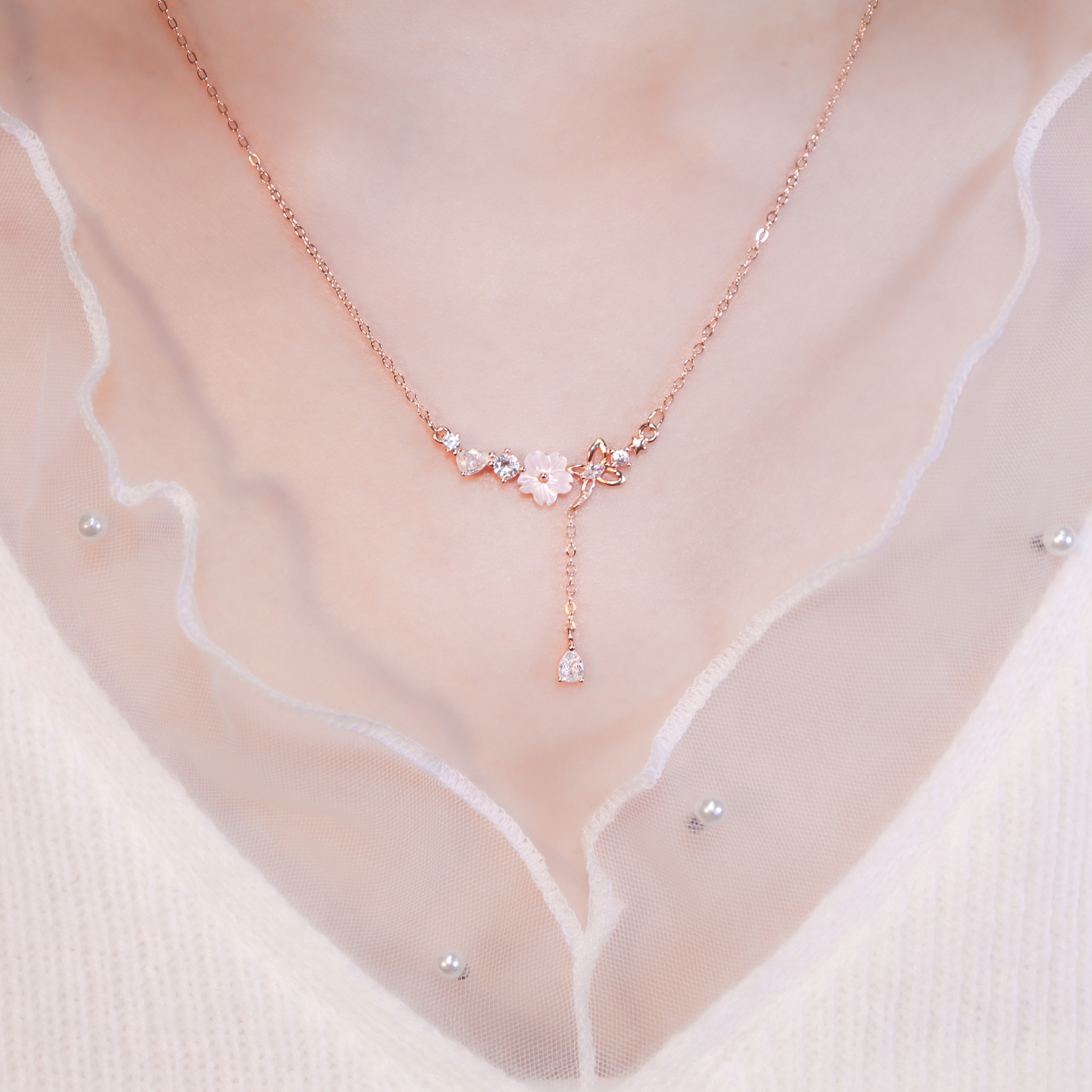 | 925純銀・玫瑰金 | 純潔花漾蝶境項鍊 | NE1565 |