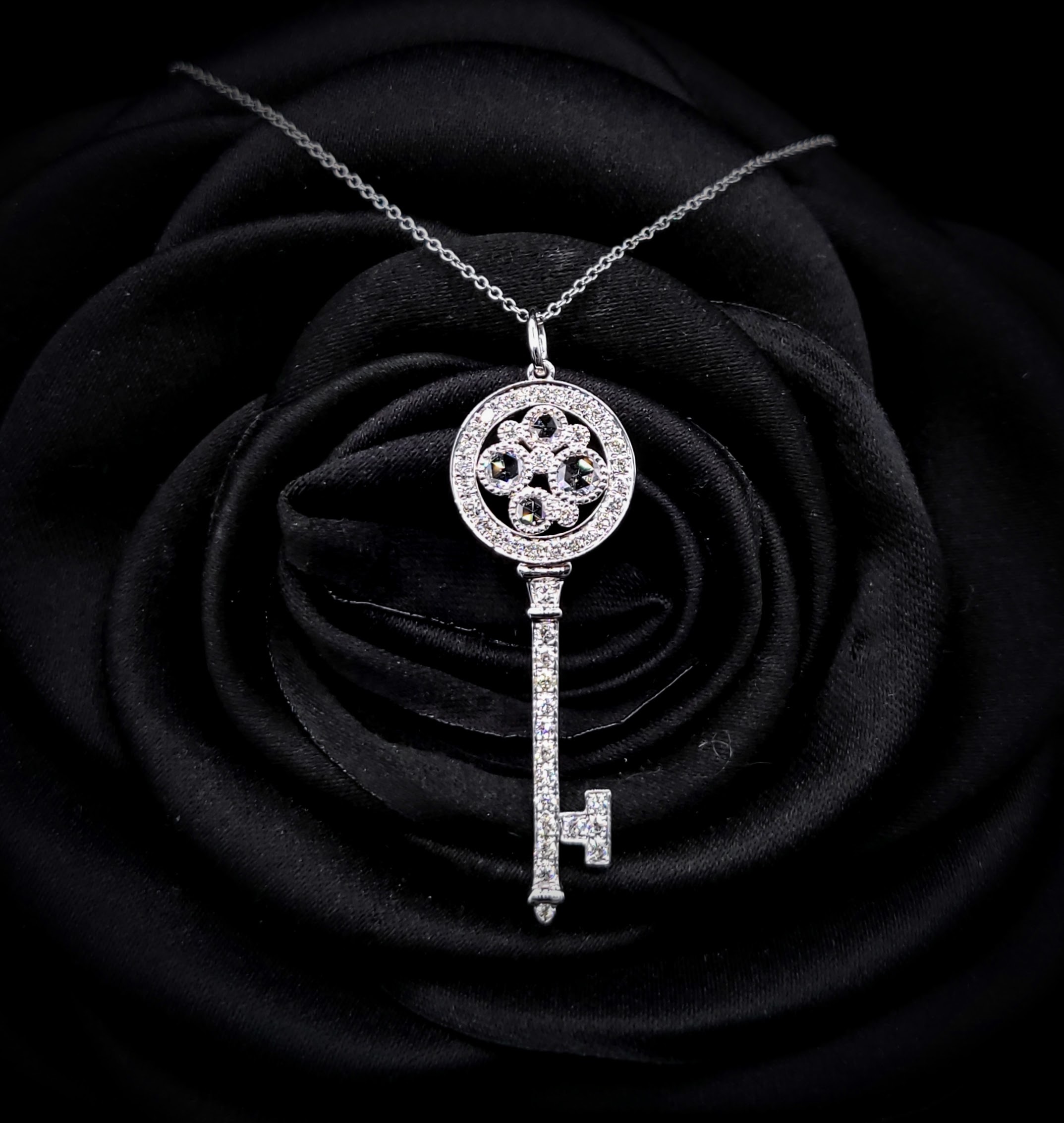 全新18K白金65份鑽石吊墜