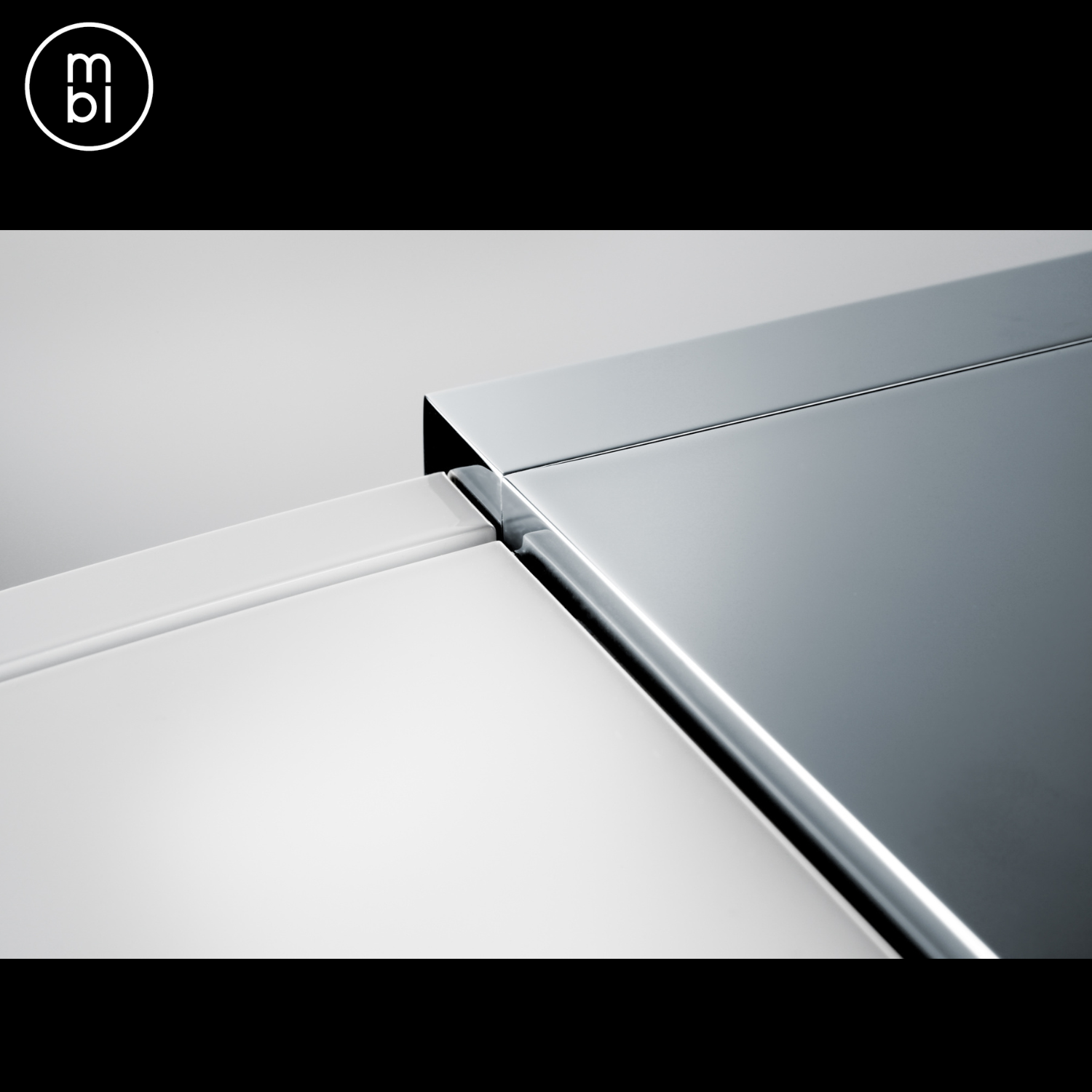 MBL Cadenza C11 Preamplifier White Exterior