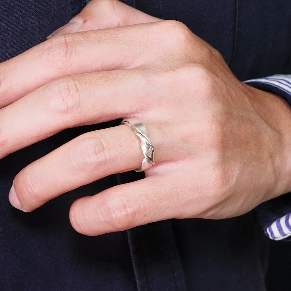 交錯雙質感 緞帶扭結 男生戒指 純銀刻字戒指 男戒