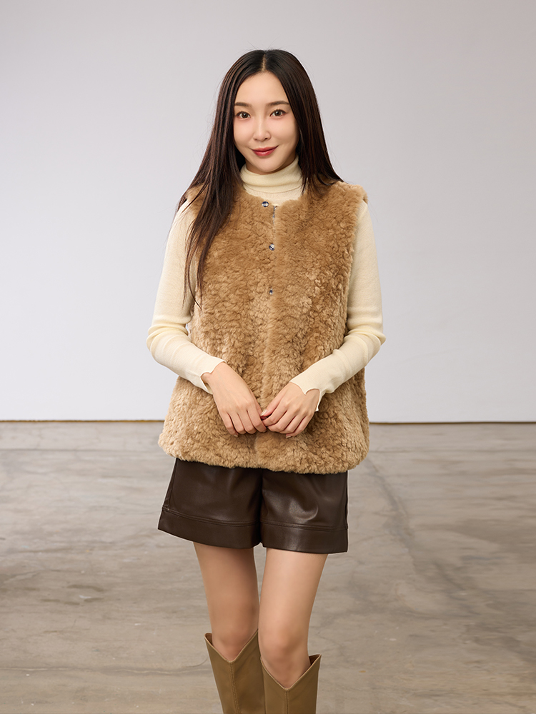 格紋包釦羔毛背心