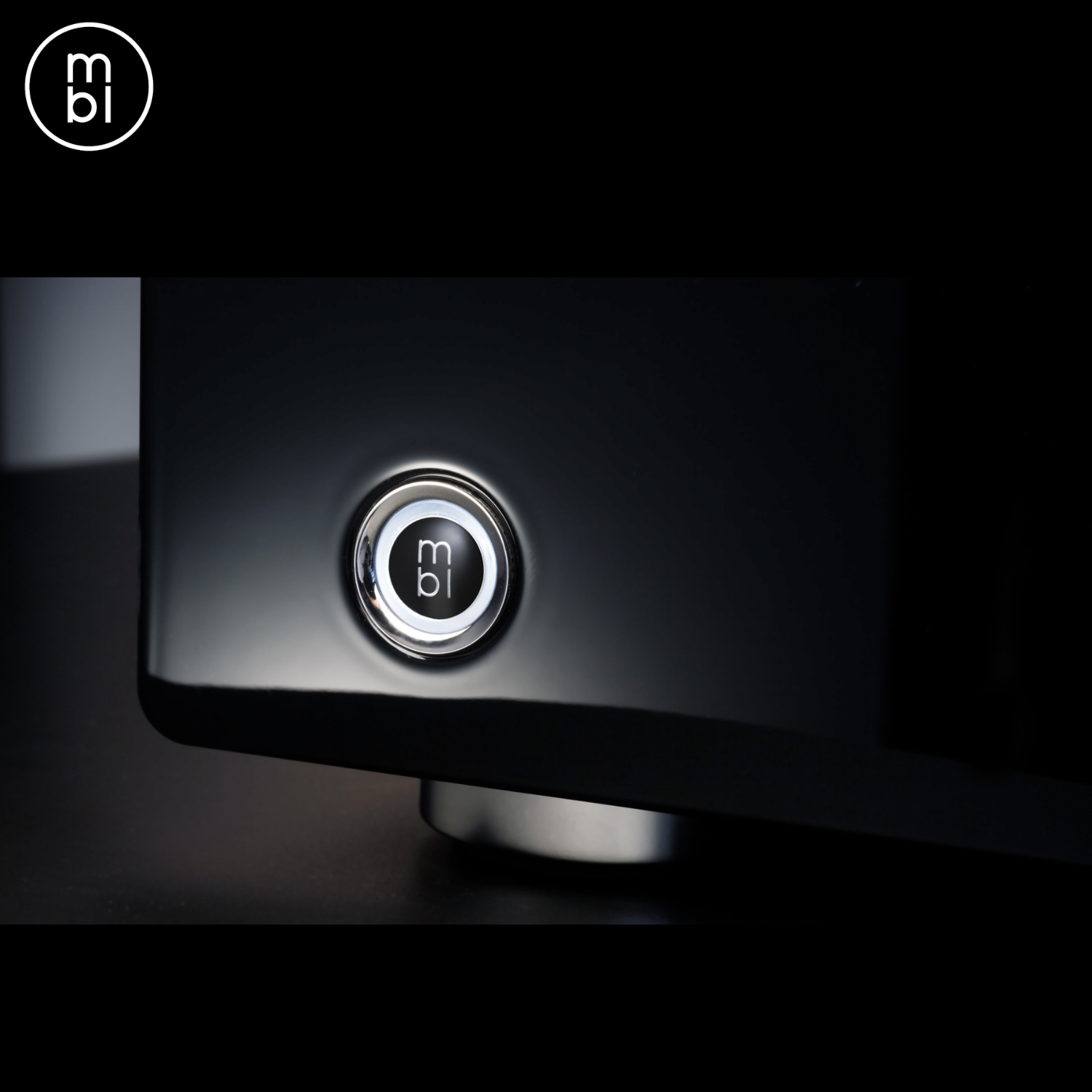 MBL Cadenza C31 CD-DAC Logo Angle 2