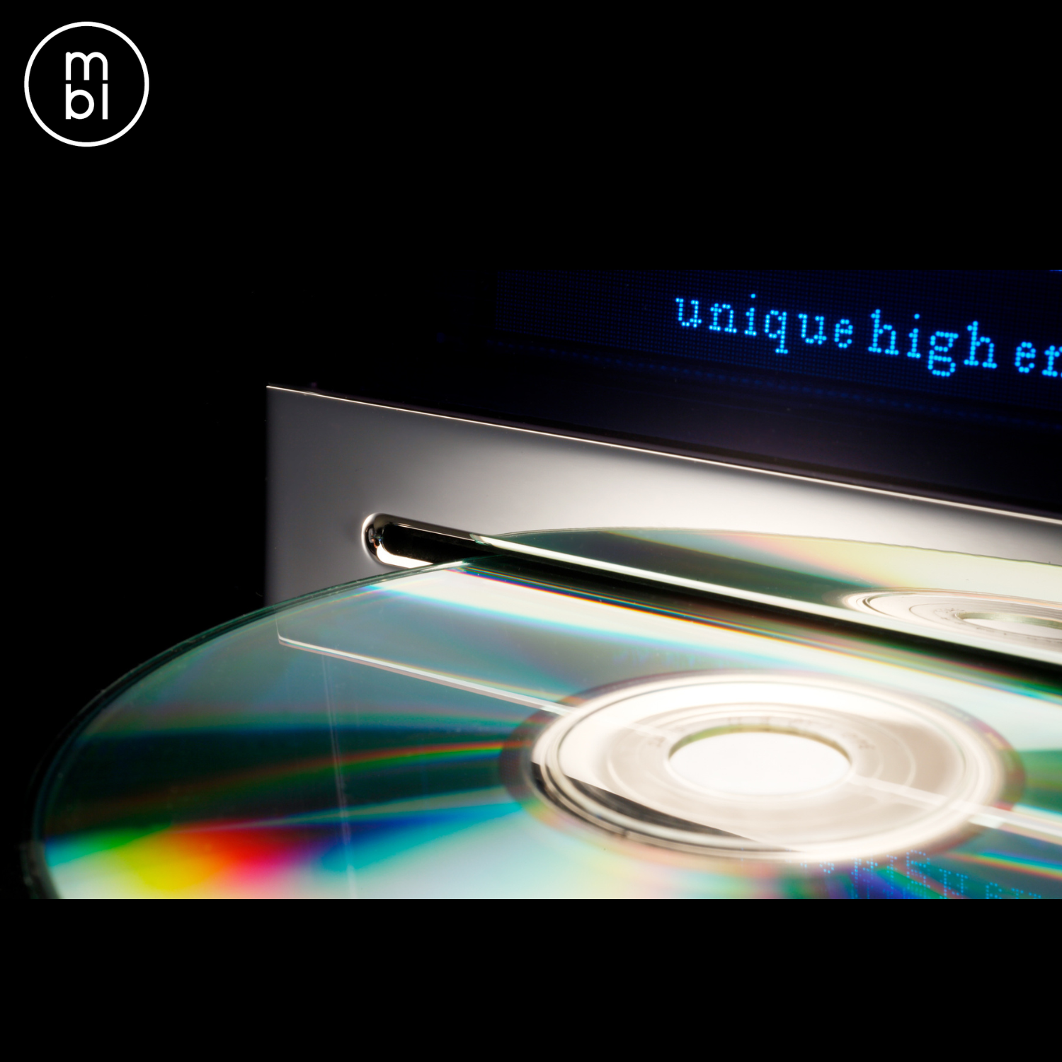 MBL Cadenza C31 CD-DAC CD Driver Closeup Angle 1