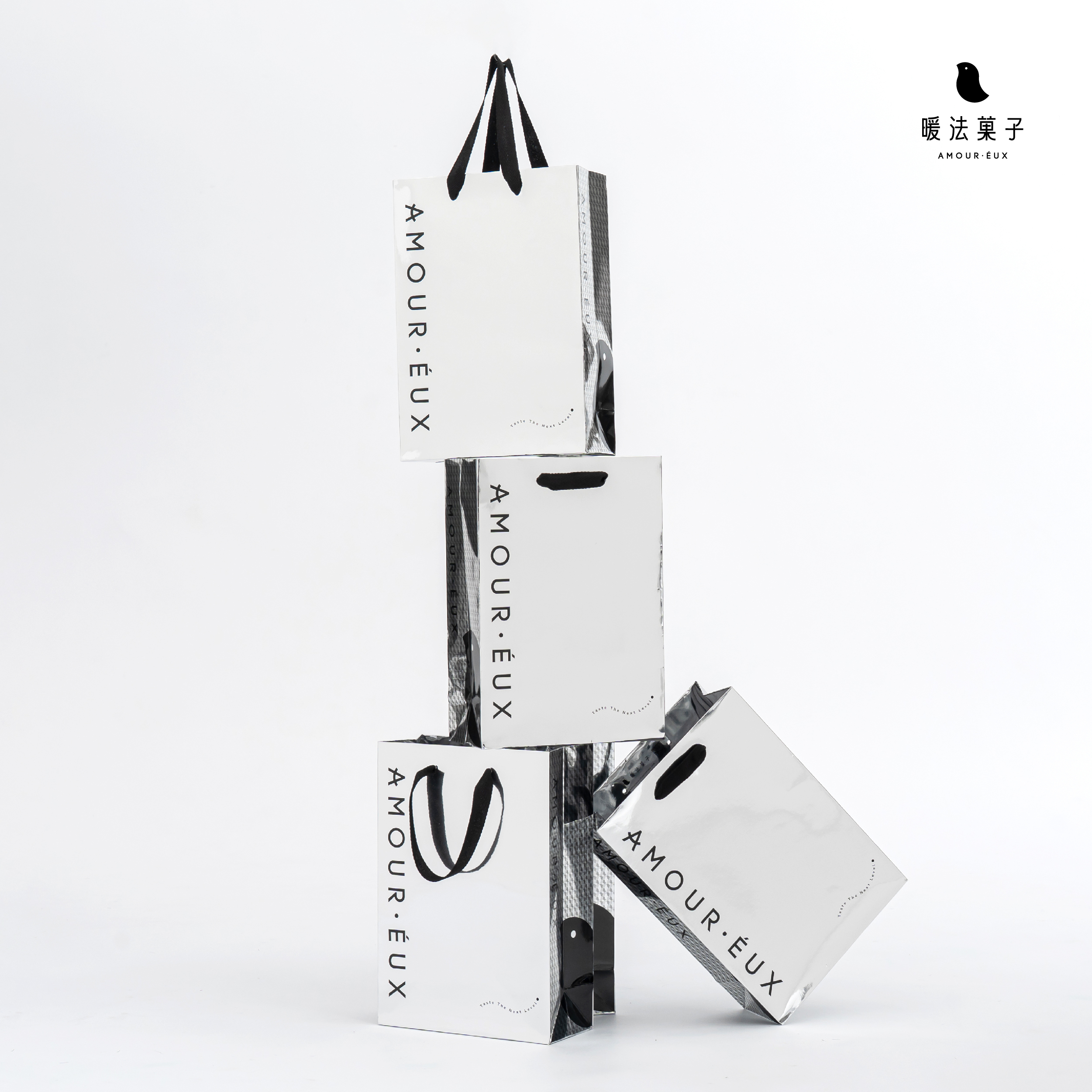 訂購年節禮盒再贈送時尚銀提袋