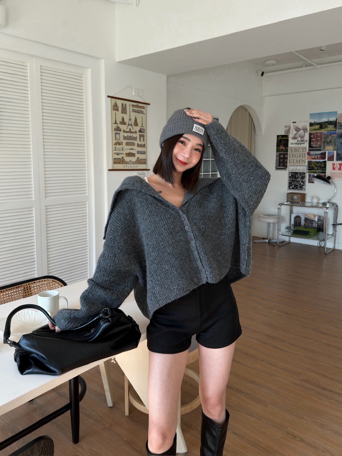 大翻領坑條針織上衣