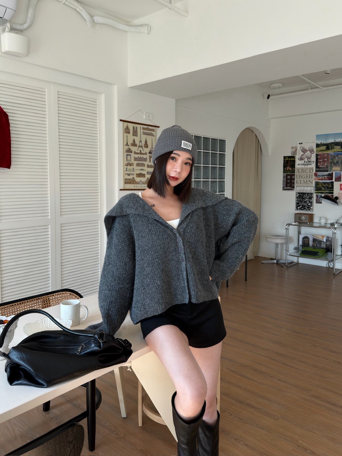 大翻領坑條針織上衣