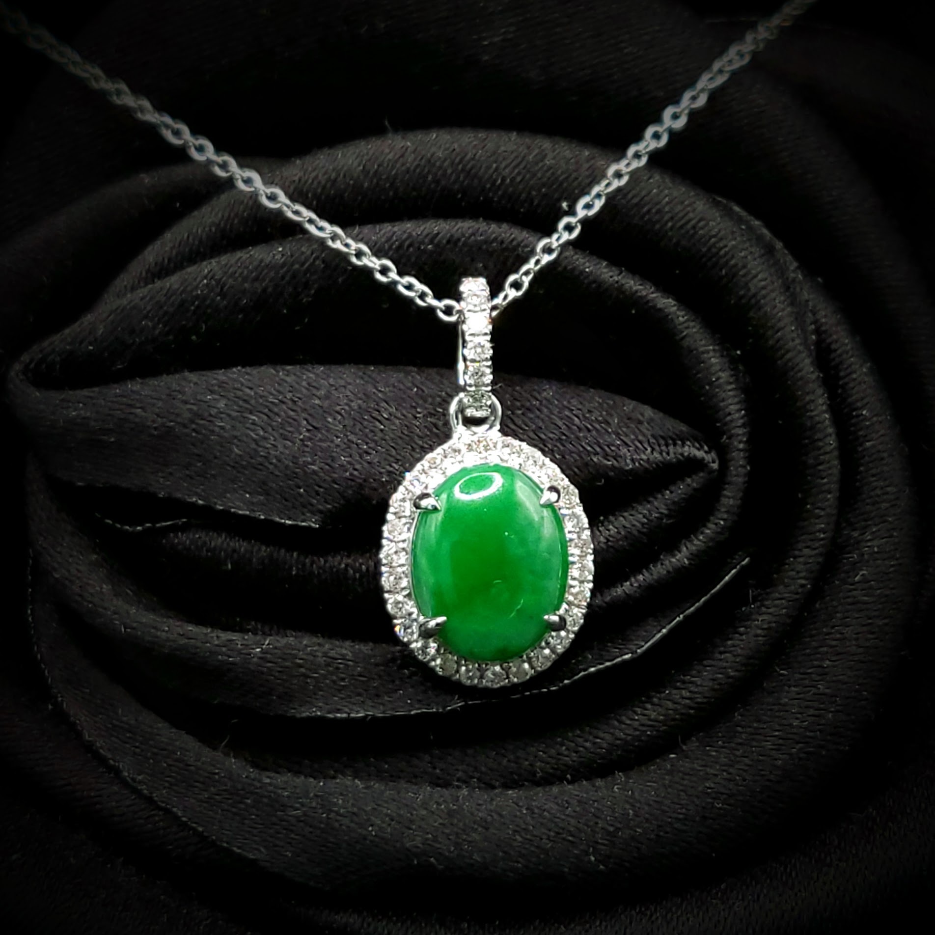 全新18K白金13份鑽石翡翠吊墜