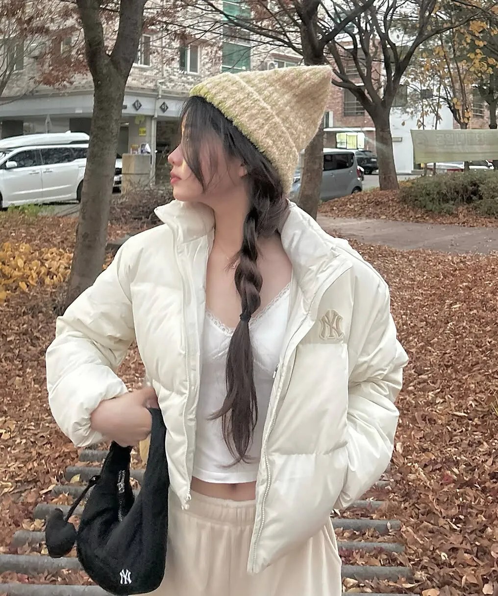 【OWN】MLB 手提包 小包 外出包 吊飾 配件 NY 洋基 縫線 女生 黑色 銀色