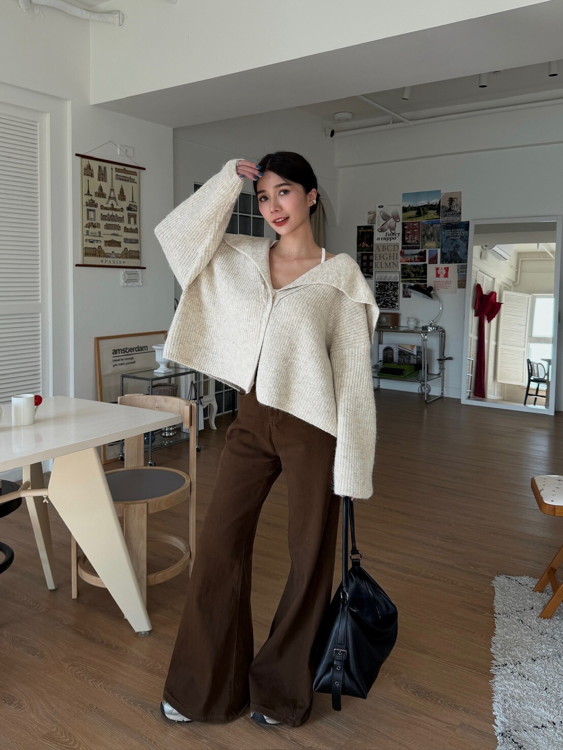 大翻領坑條針織上衣