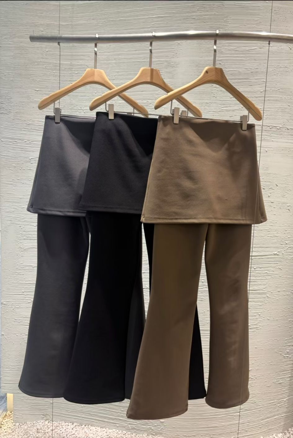 2B5403 開頁屁帘喇叭休閑褲 *特價* (優惠碼同充值購物金不適用)