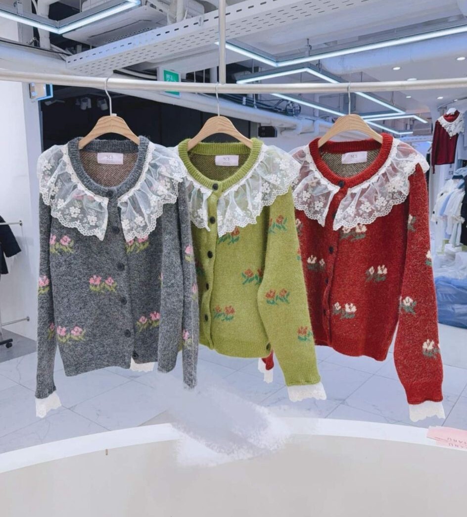 M56  羊毛30 % 胸44 長24 $469 (一口價)