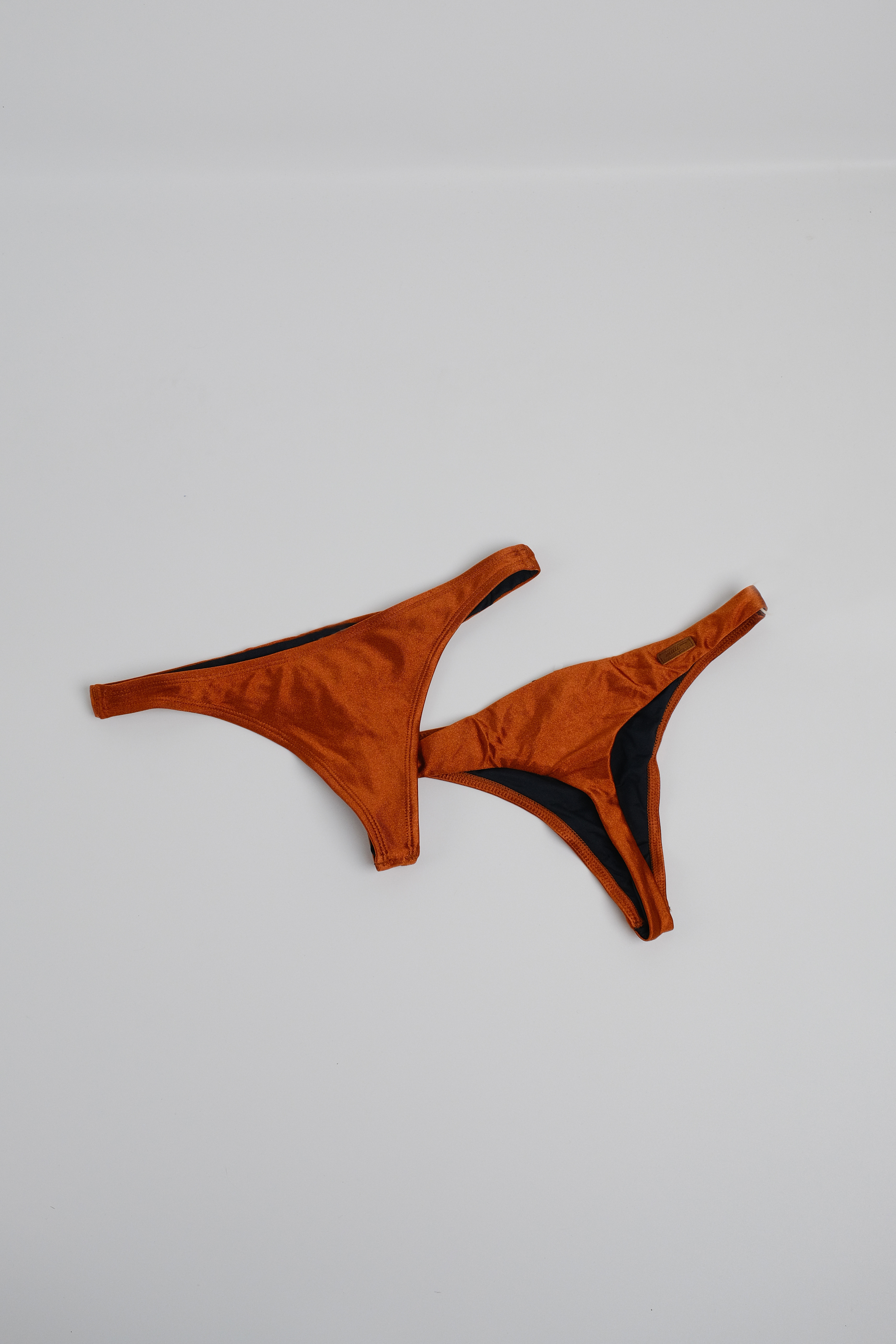 ​Ele 絲光歐美細丁字泳褲特別色-S