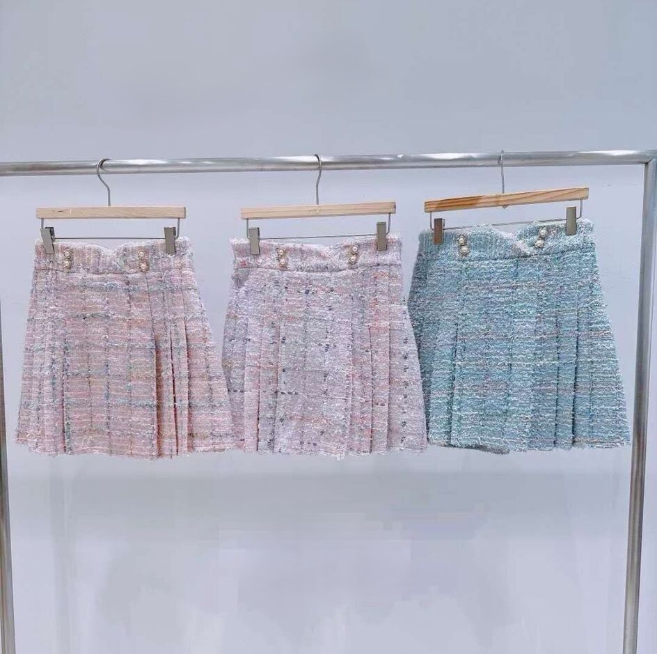 M89  羊毛褲 腰  26 -37  HIP 44  長16.5   $429 (一口價)