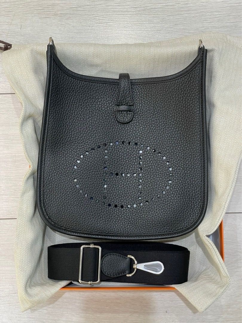 Evelyne 23 89 noir ck tc K