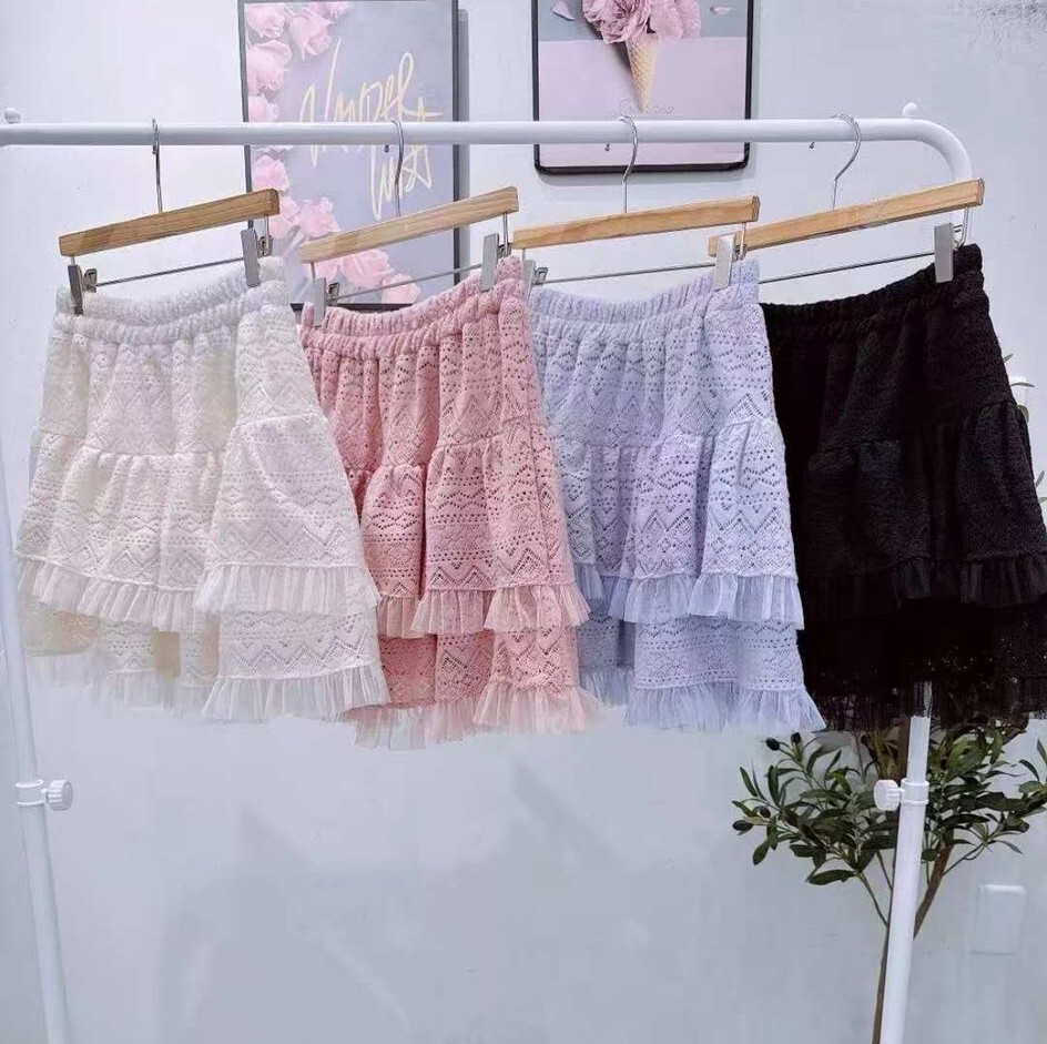 M91  裙褲 腰24-42     HIP 50    長17    $419 (一口價)