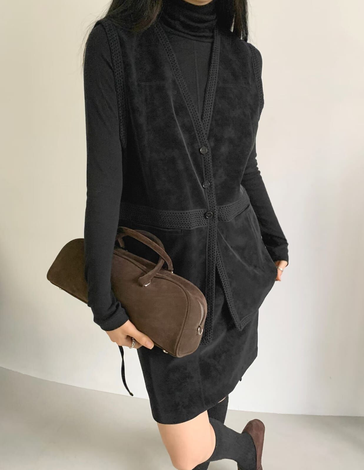 2B5414 洞洞織紋拼接V領綁帶背心 *特價* (優惠碼同充值購物金不適用)