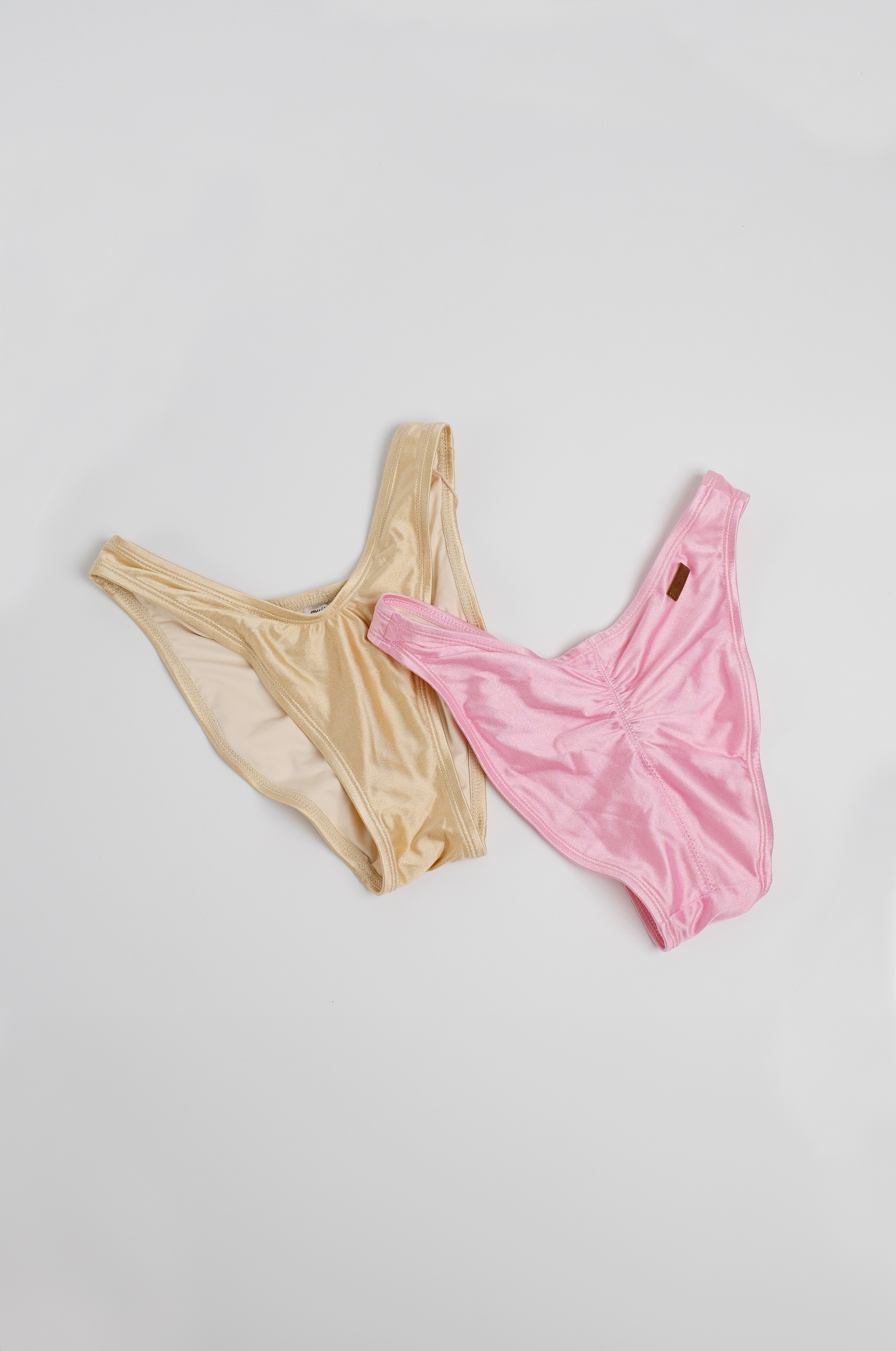 VOU 絲光海鷗拋臀泳褲特別色-M