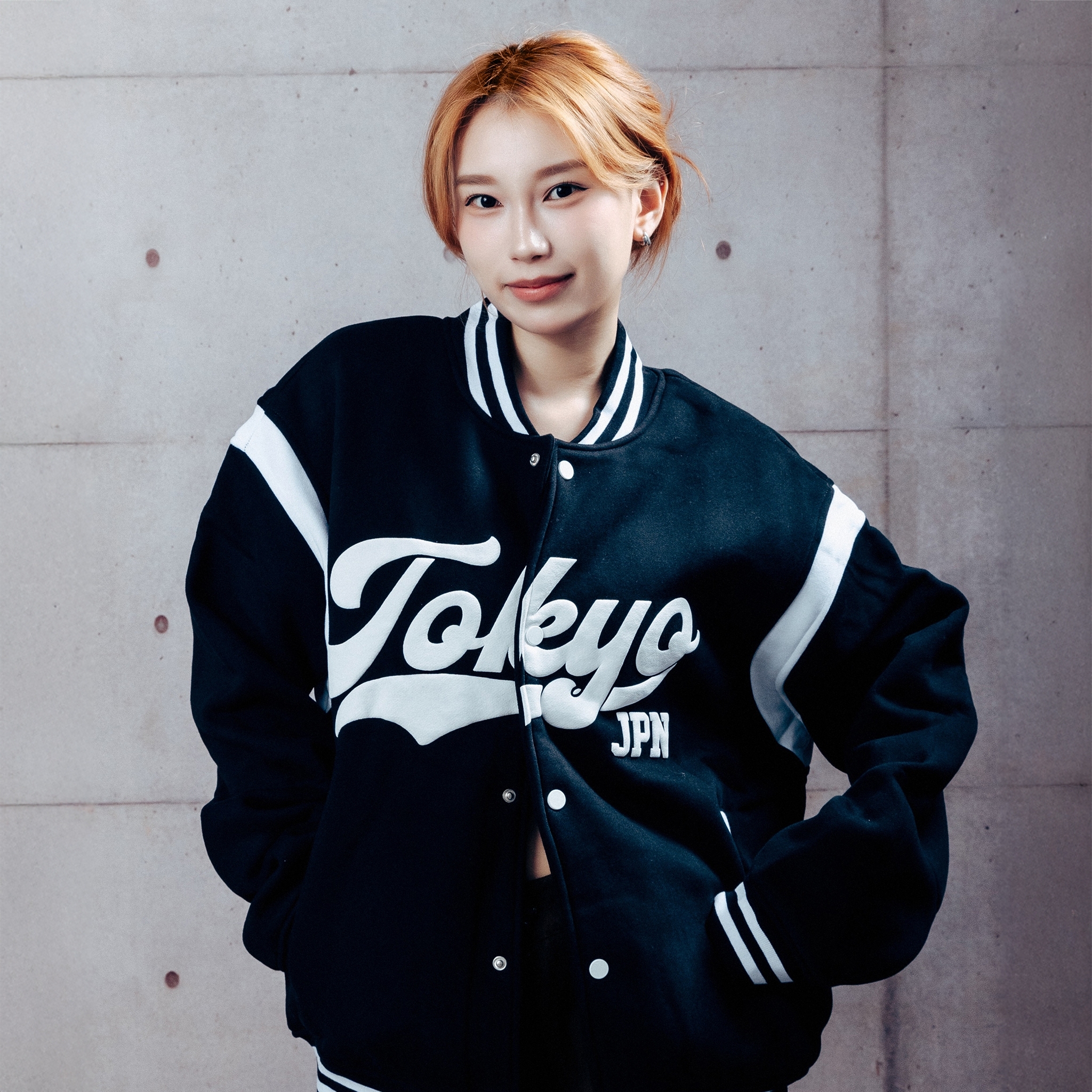 XCTRL 東京發泡字棒球外套-黑