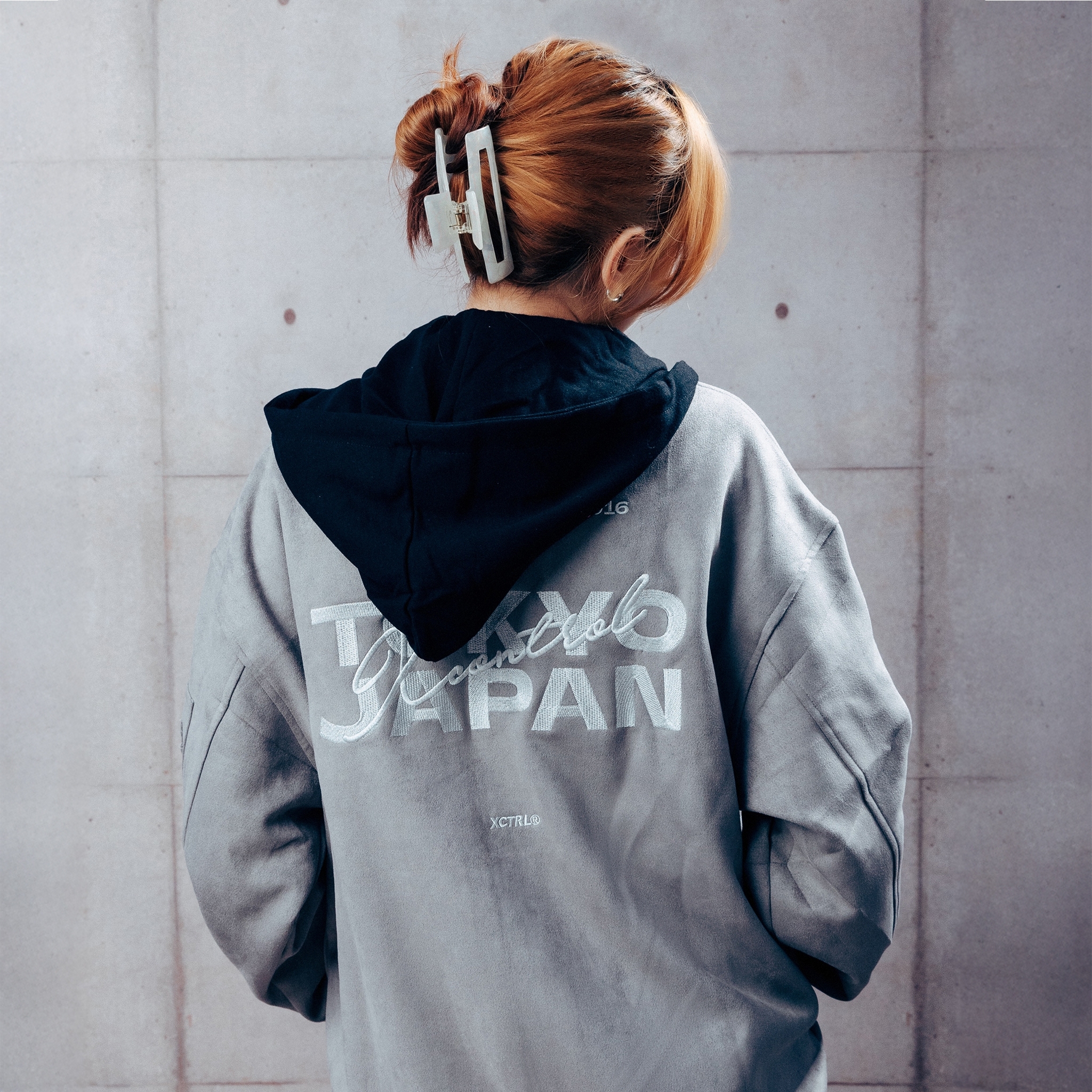 XCTRL 草寫電繡連帽飛行外套-灰