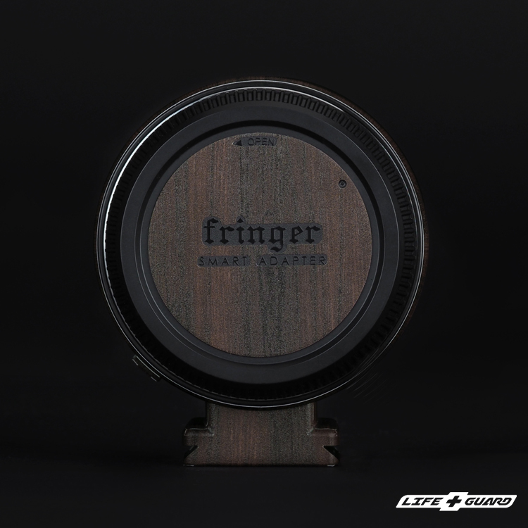 LIFE+GUARD 轉接環貼膜特寫，適用 Fringer C645-GFX II，WDBW 木紋風格設計