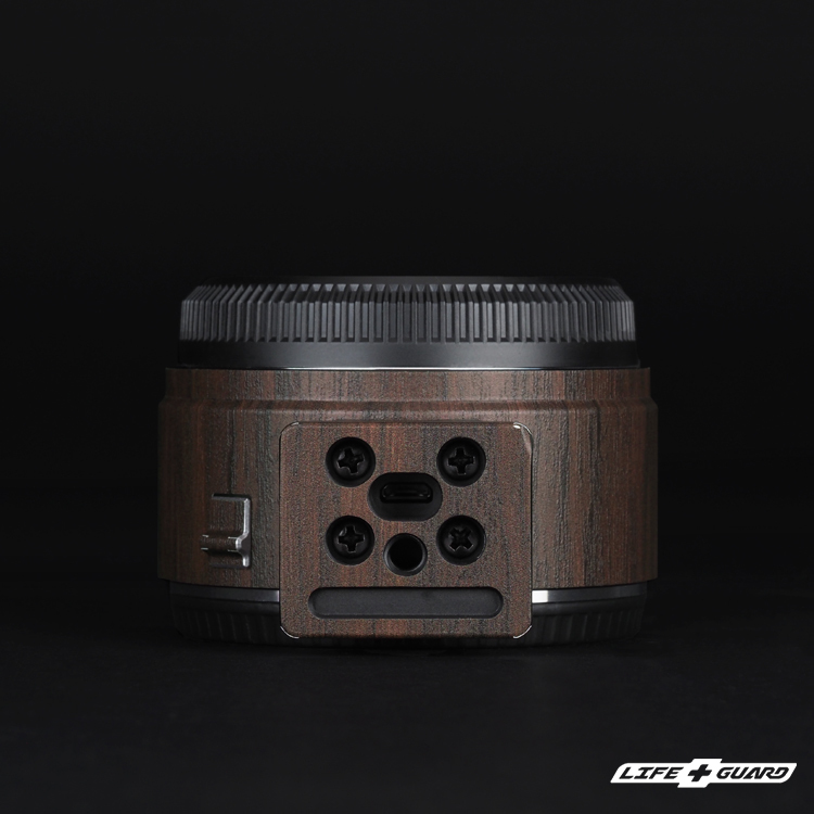 LIFE+GUARD 轉接環貼膜特寫，適用 Fringer C645-GFX II，WDBW 木紋風格設計