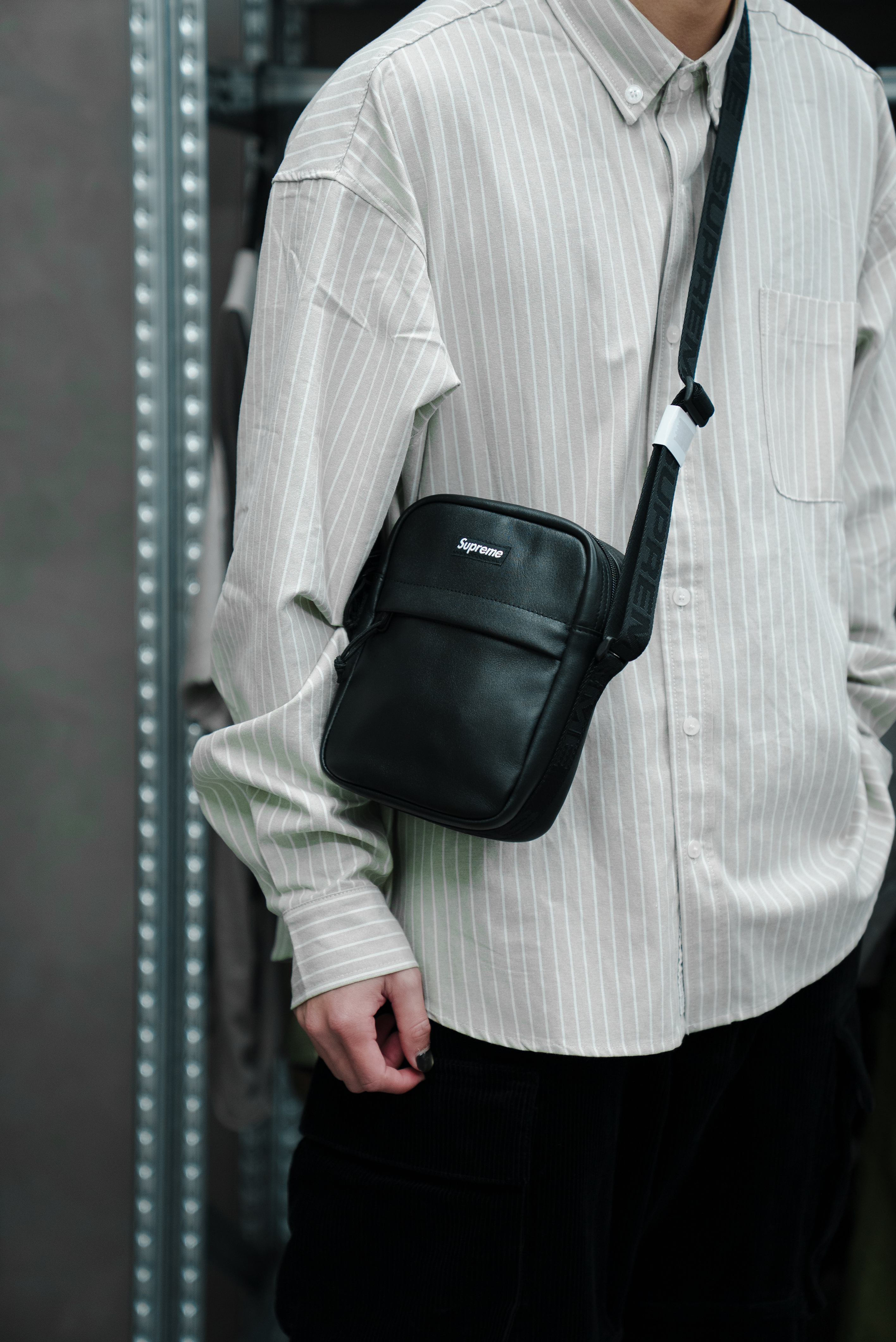 【Focus Store】預購 Supreme FW24 Week11 Leather Shoulder Bag 皮革小包 兩色