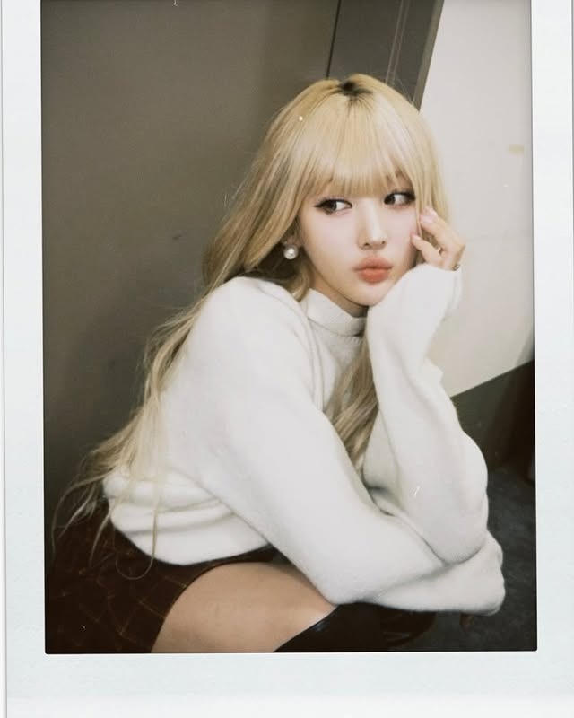 NOIRMUTE TWINKLE PEARL SHOULDER-SLIT LING SLEEVE KNIT